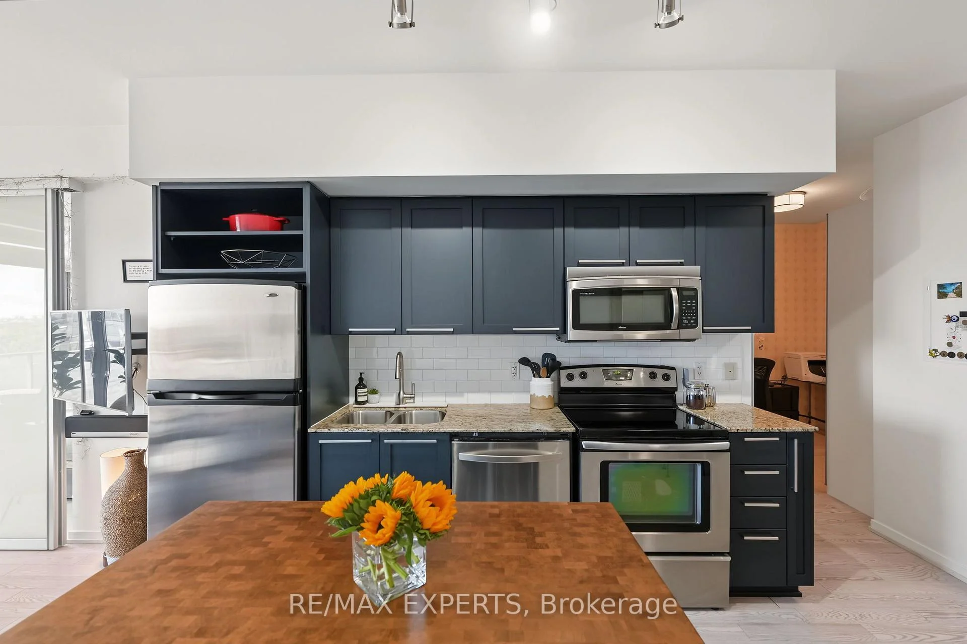 Photo 15 of Unit 1915, 103 The Queensway, Toronto, High Park-Swansea — HOMEH