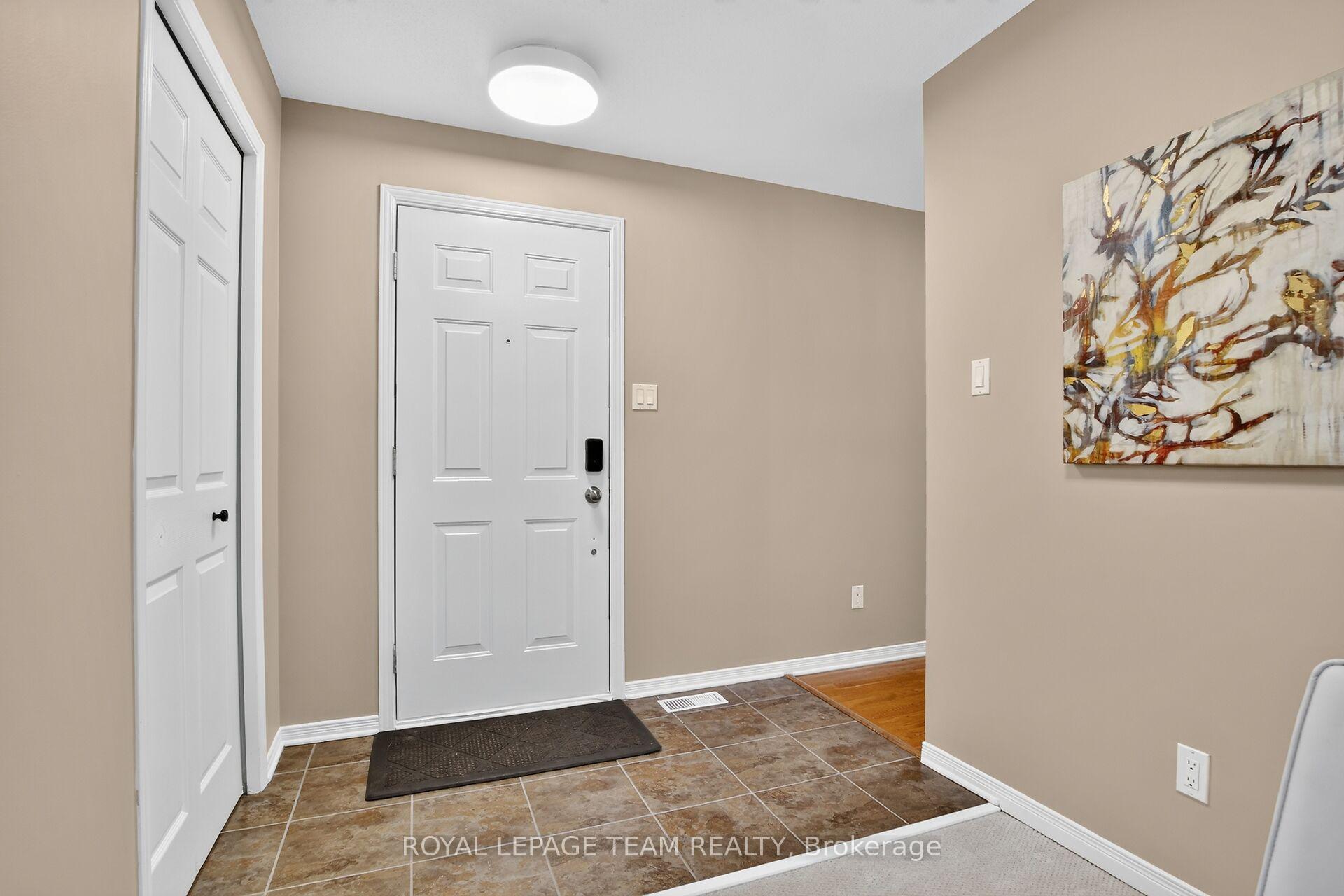 Photo 5 of 255 Deercroft Avenue, Ottawa, Barrhaven - Longfields — HOMEH
