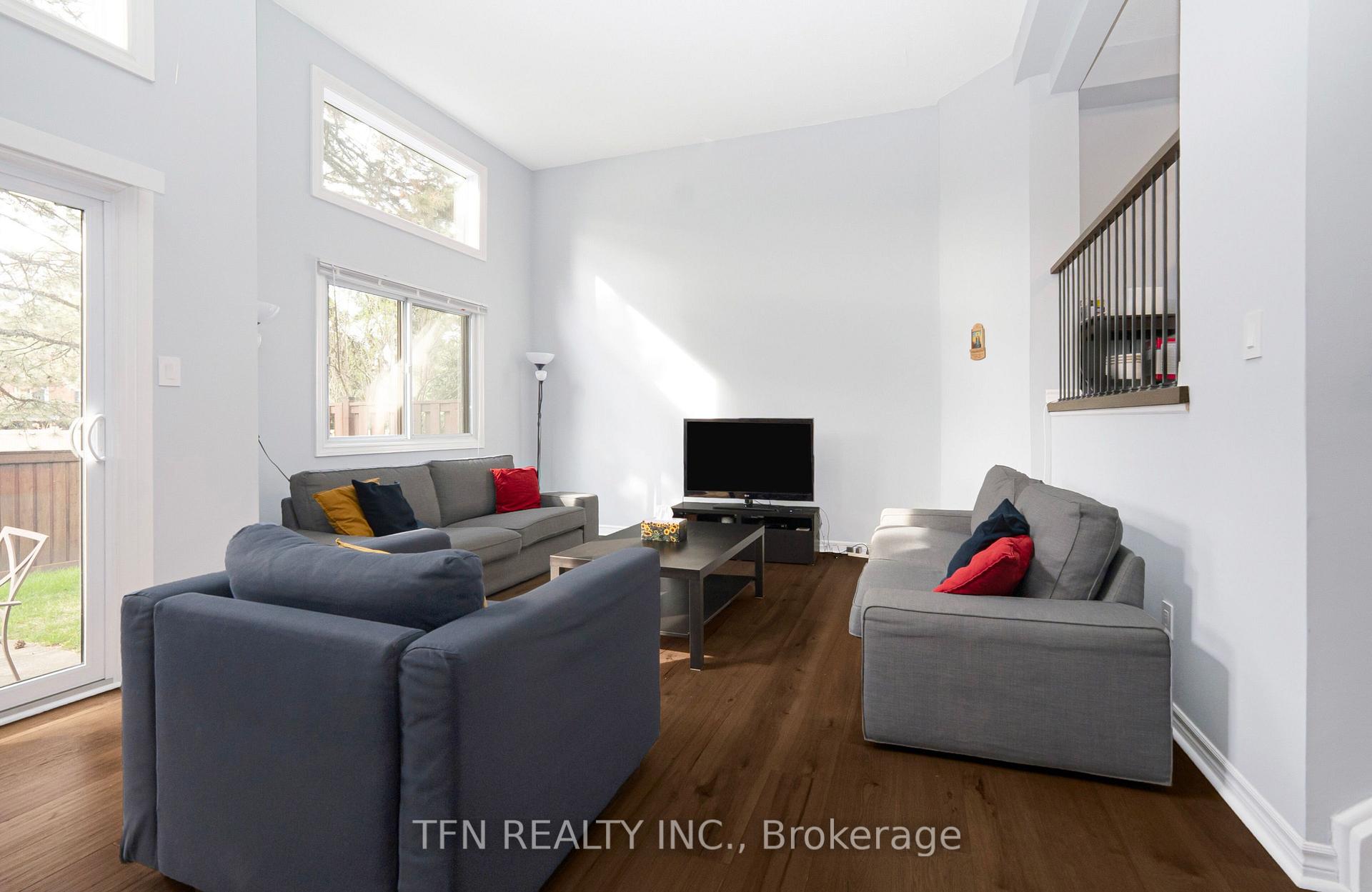 Photo 4 of Unit 9, 4165 Fieldgate Drive, Mississauga, Rathwood — HOMEH