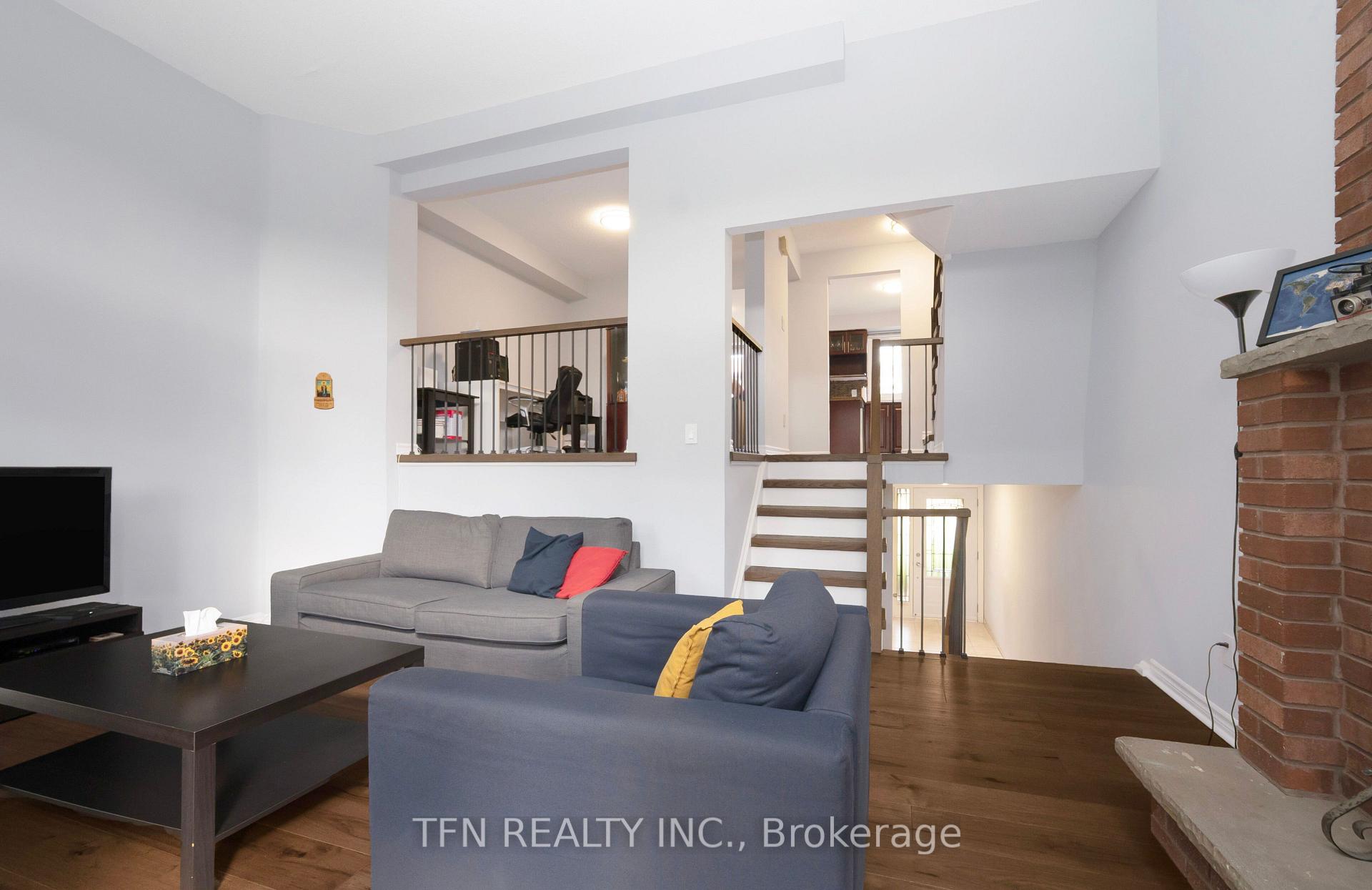 Photo 5 of Unit 9, 4165 Fieldgate Drive, Mississauga, Rathwood — HOMEH