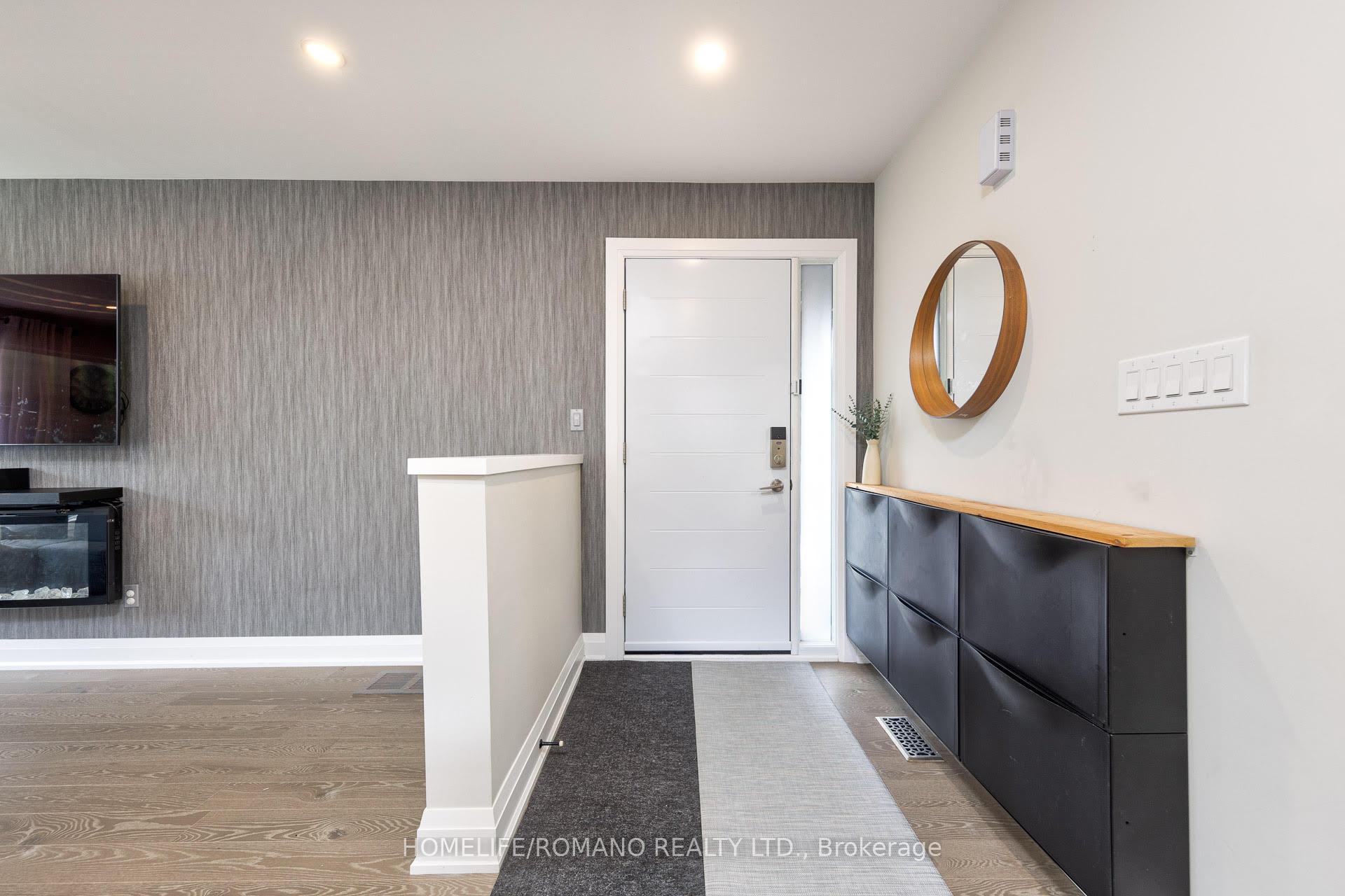 Photo 4 of 42 Sellmar Road, Etobicoke, Willowridge-Martingrove-Richview — HOMEH