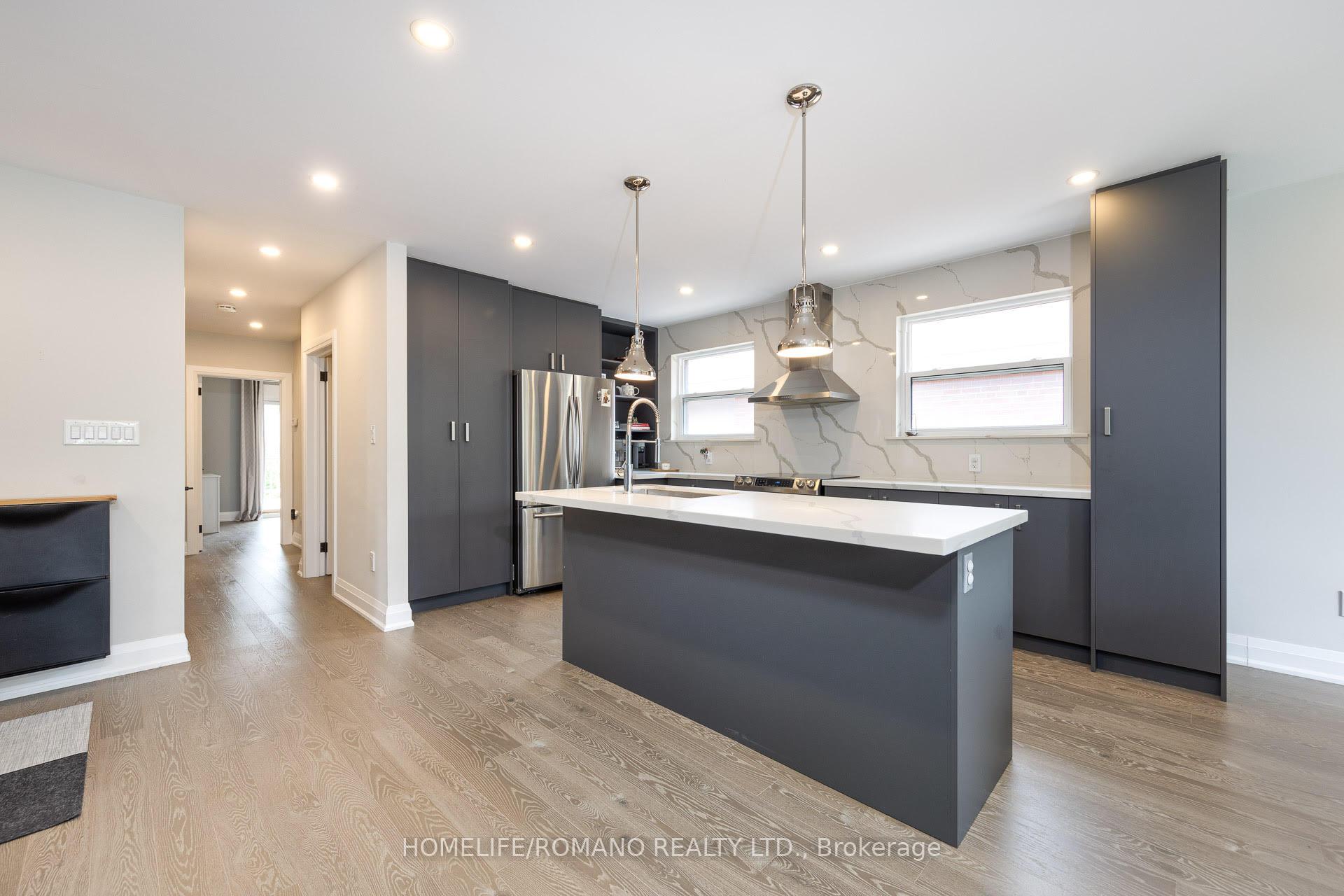 Photo 8 of 42 Sellmar Road, Etobicoke, Willowridge-Martingrove-Richview — HOMEH