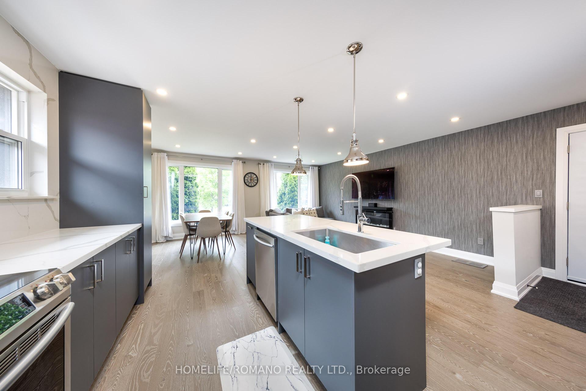 Photo 11 of 42 Sellmar Road, Etobicoke, Willowridge-Martingrove-Richview — HOMEH