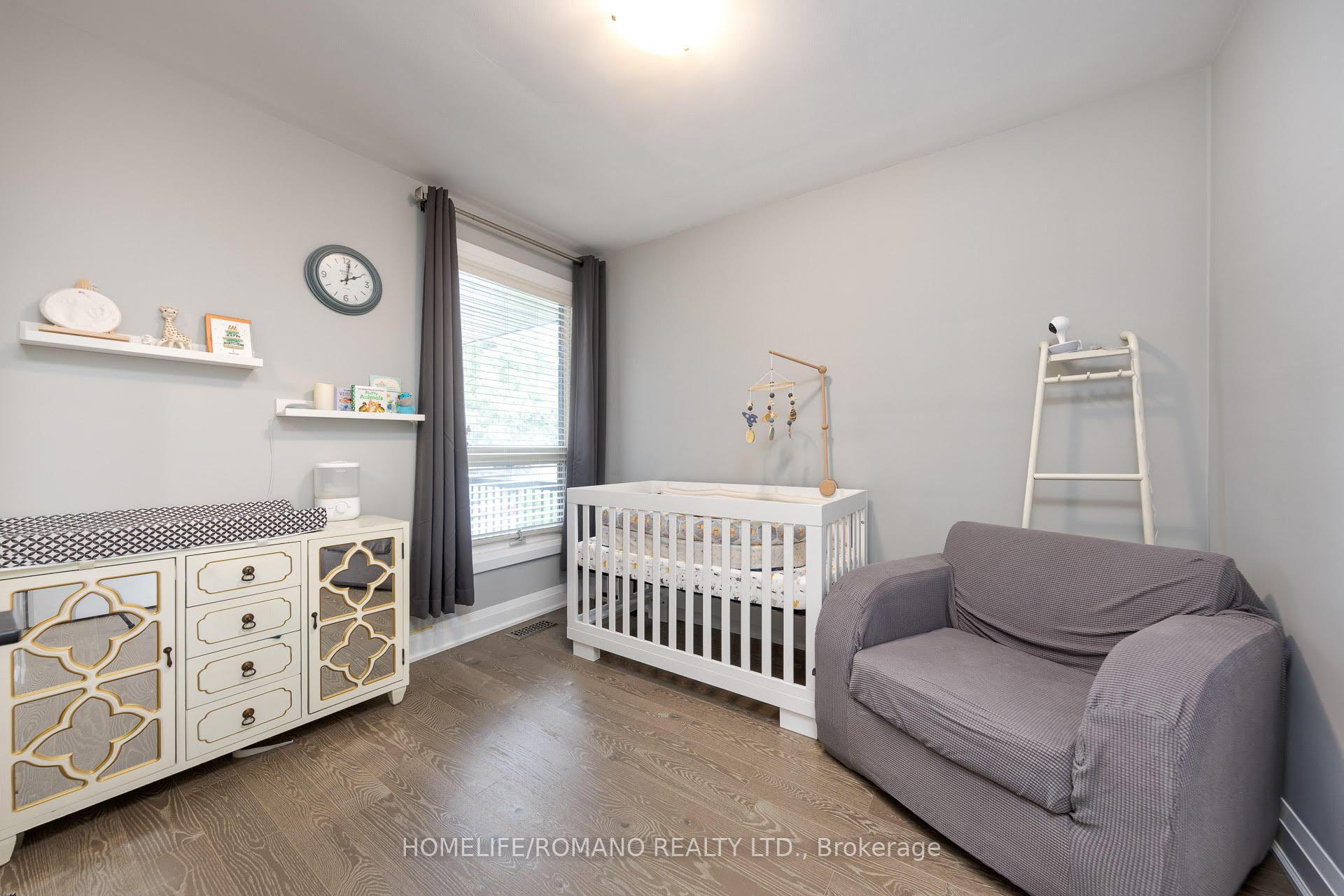 Photo 13 of 42 Sellmar Road, Etobicoke, Willowridge-Martingrove-Richview — HOMEH
