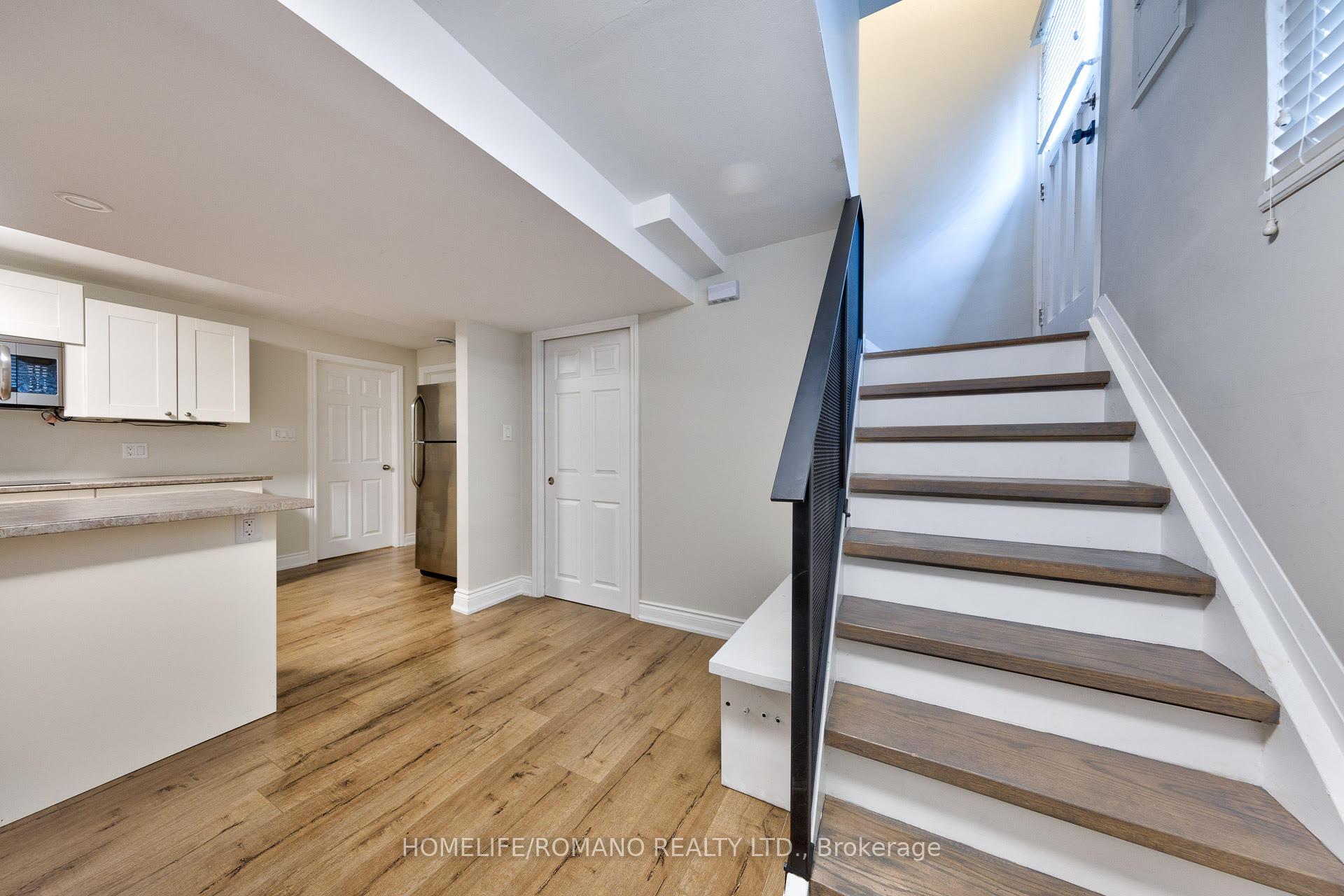 Photo 17 of 42 Sellmar Road, Etobicoke, Willowridge-Martingrove-Richview — HOMEH