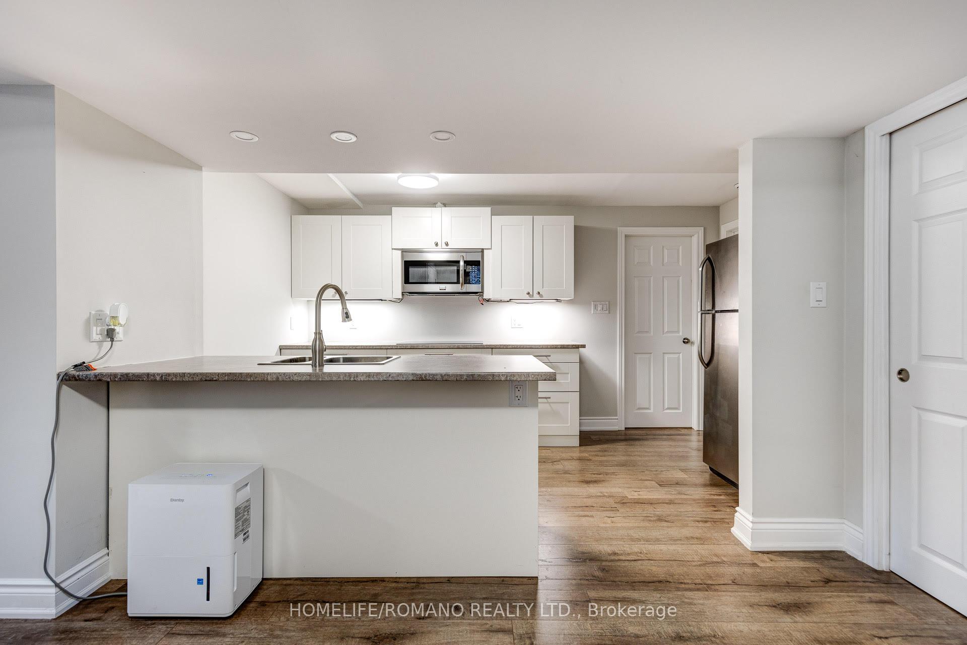 Photo 22 of 42 Sellmar Road, Etobicoke, Willowridge-Martingrove-Richview — HOMEH