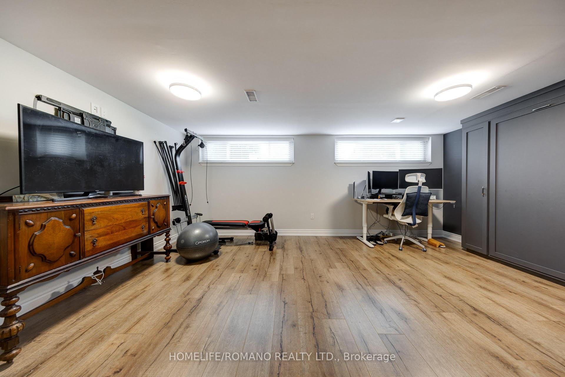 Photo 23 of 42 Sellmar Road, Etobicoke, Willowridge-Martingrove-Richview — HOMEH
