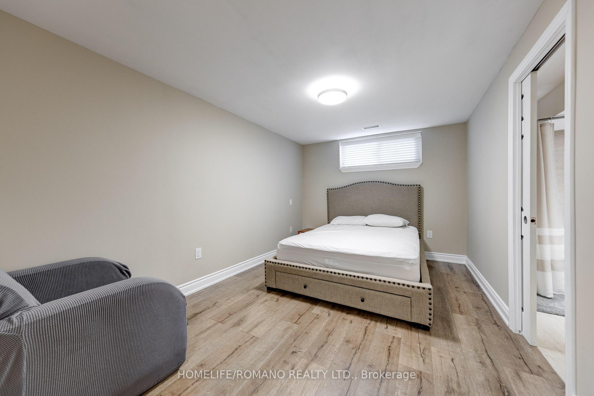Photo 26 of 42 Sellmar Road, Etobicoke, Willowridge-Martingrove-Richview — HOMEH