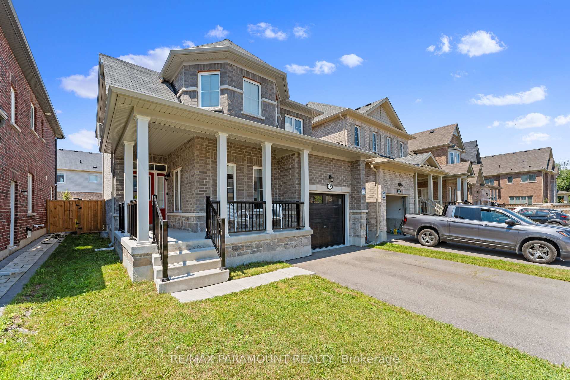 Photo 2 of 18 Tait Crescent, Clarington, Bowmanville — HOMEH