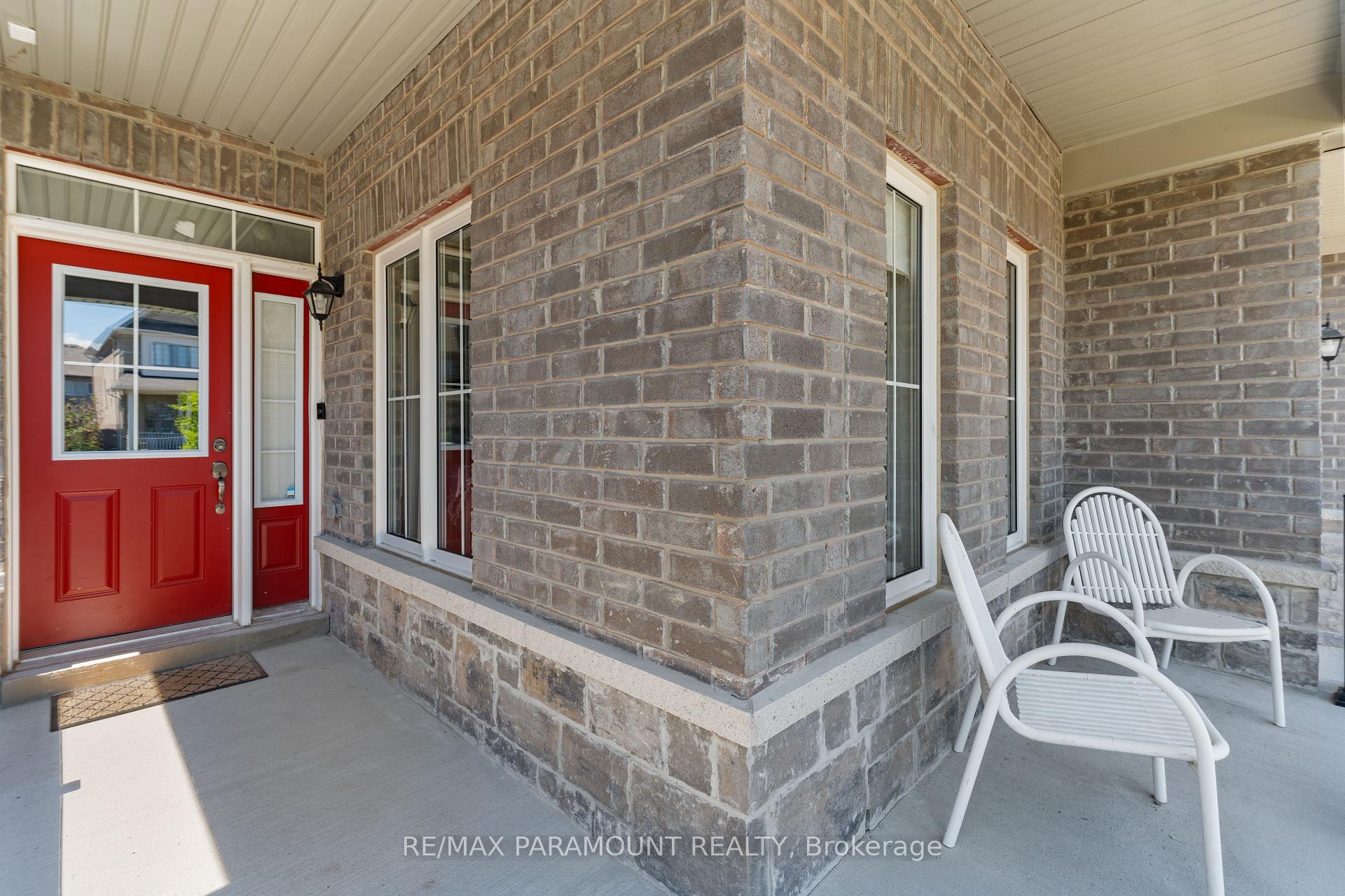 Photo 6 of 18 Tait Crescent, Clarington, Bowmanville — HOMEH