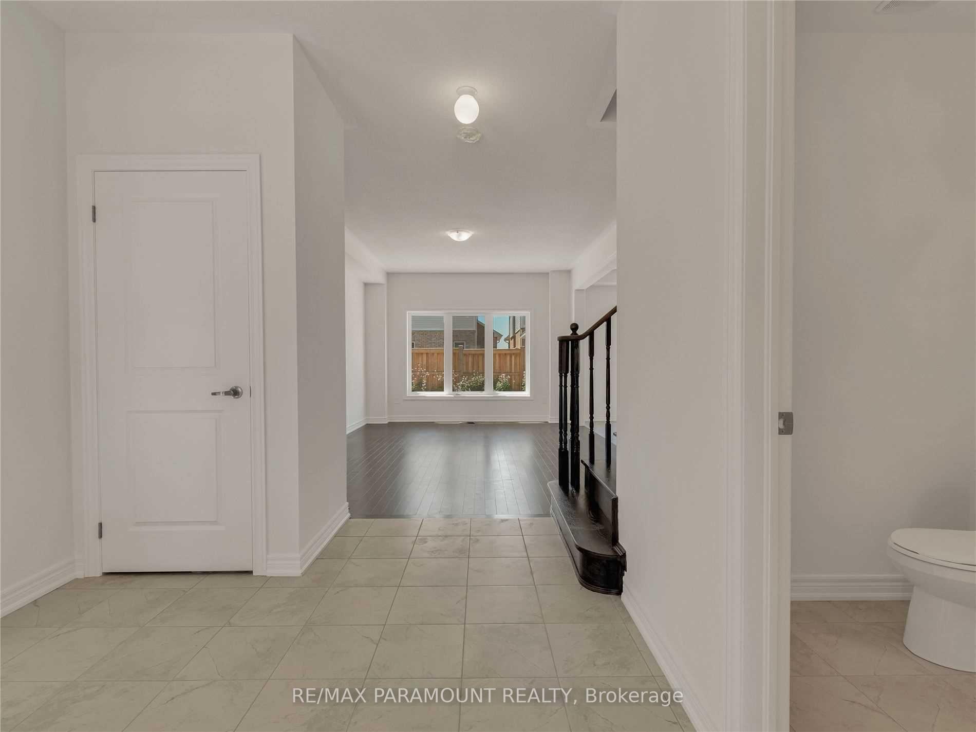 Photo 11 of 18 Tait Crescent, Clarington, Bowmanville — HOMEH