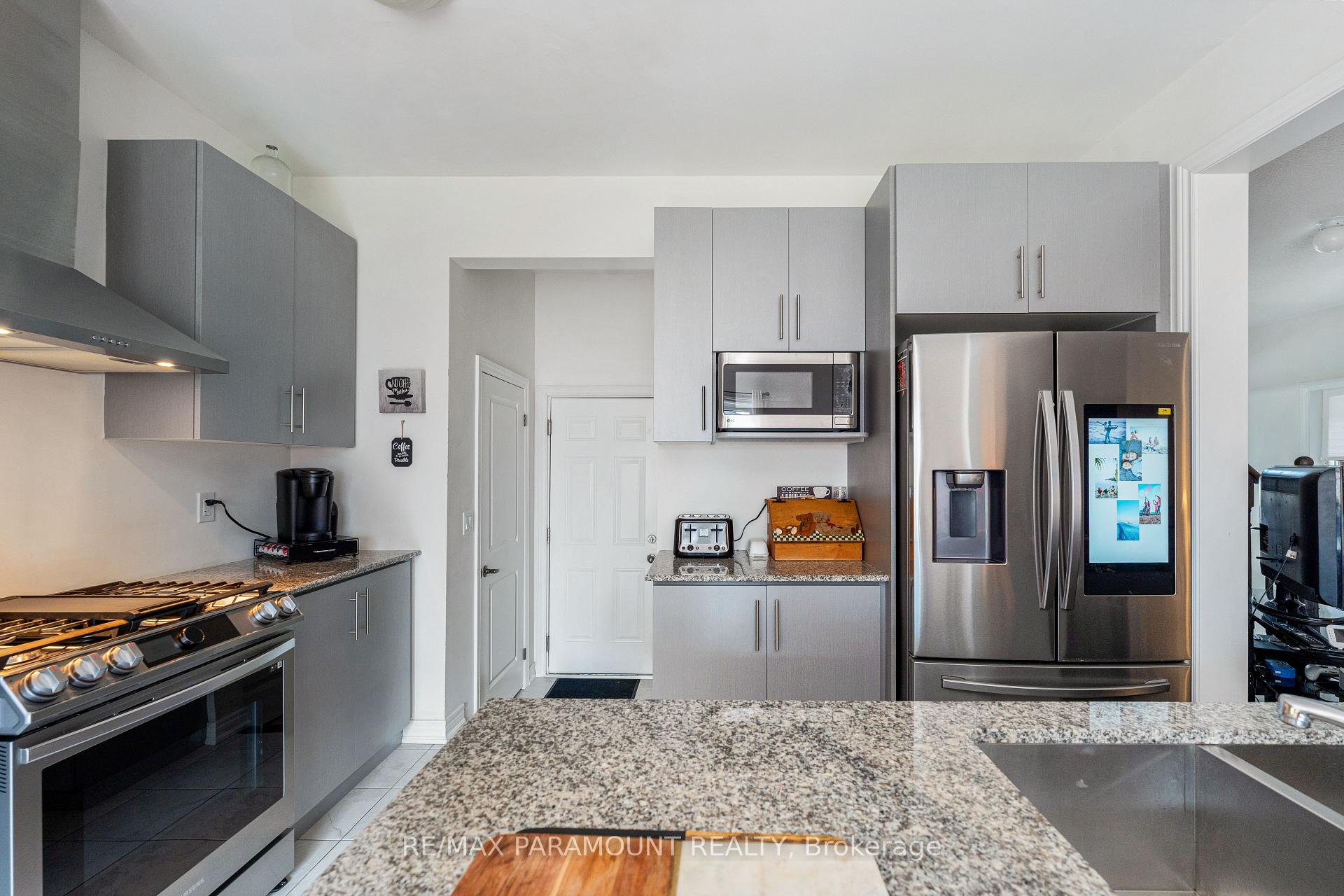 Photo 12 of 18 Tait Crescent, Clarington, Bowmanville — HOMEH