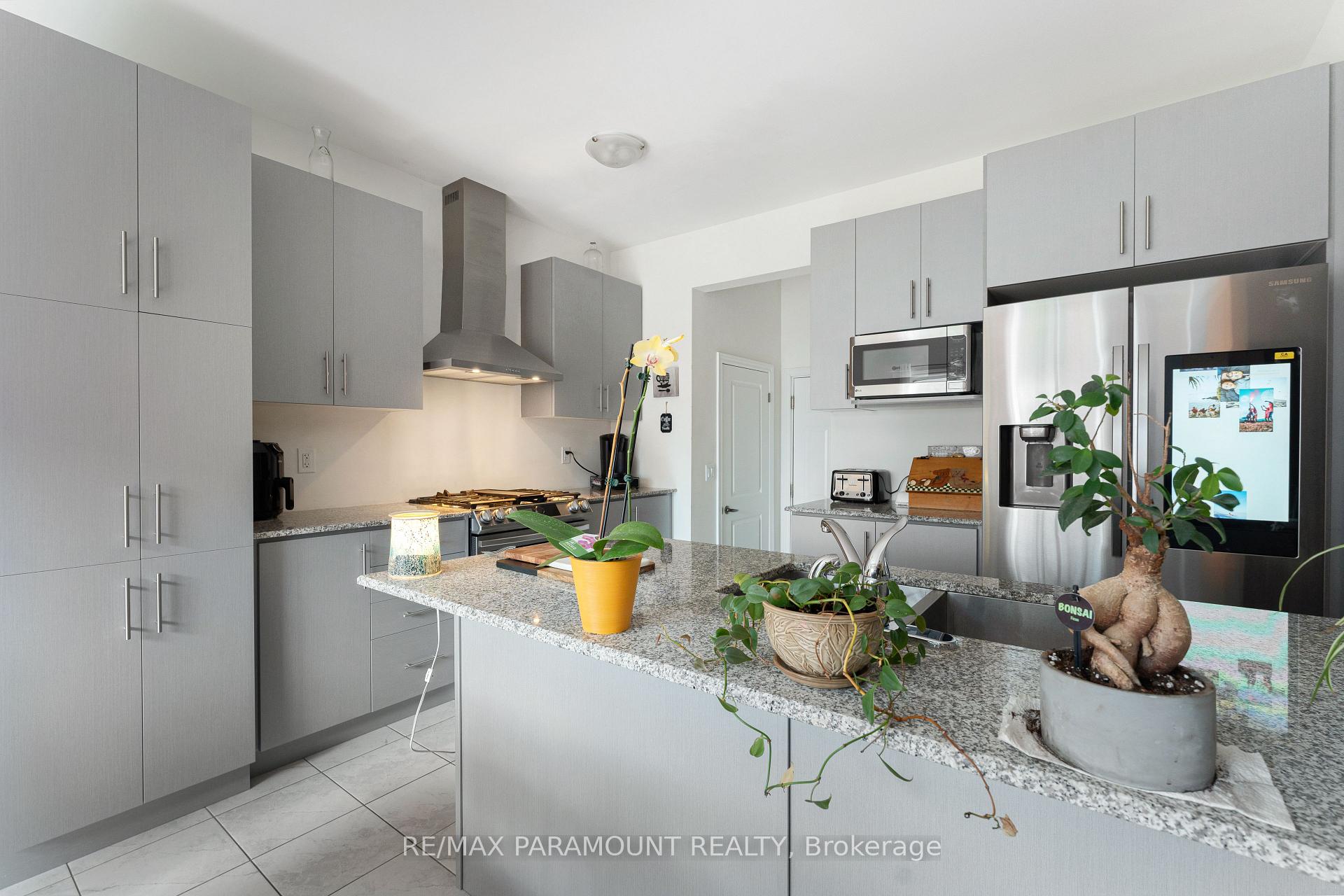 Photo 15 of 18 Tait Crescent, Clarington, Bowmanville — HOMEH