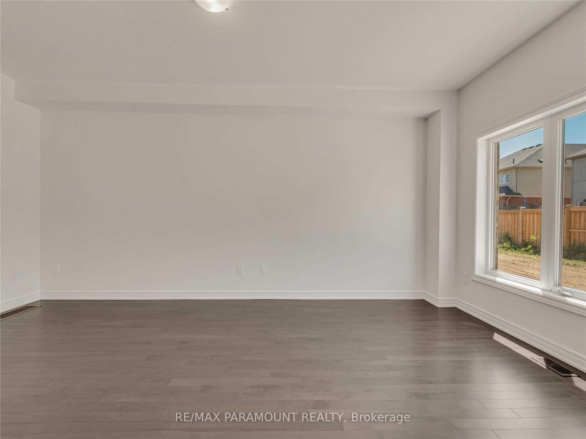 Photo 19 of 18 Tait Crescent, Clarington, Bowmanville — HOMEH