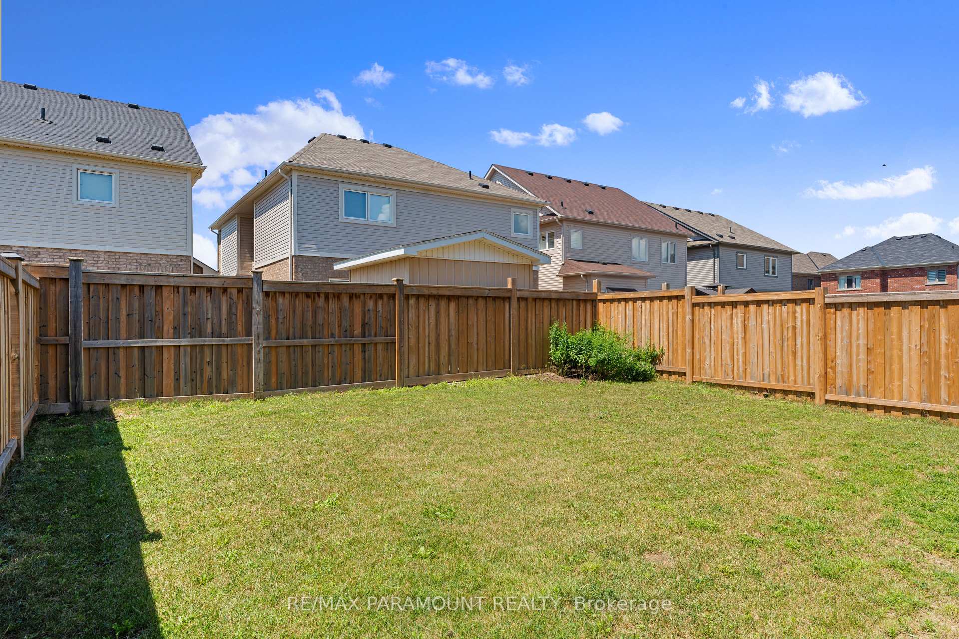 Photo 31 of 18 Tait Crescent, Clarington, Bowmanville — HOMEH