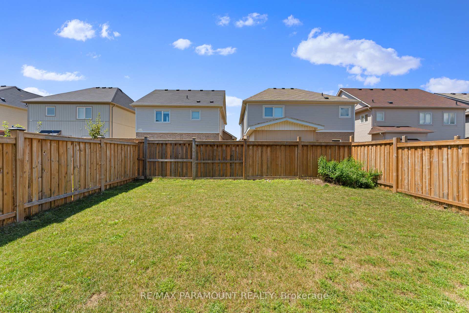 Photo 32 of 18 Tait Crescent, Clarington, Bowmanville — HOMEH