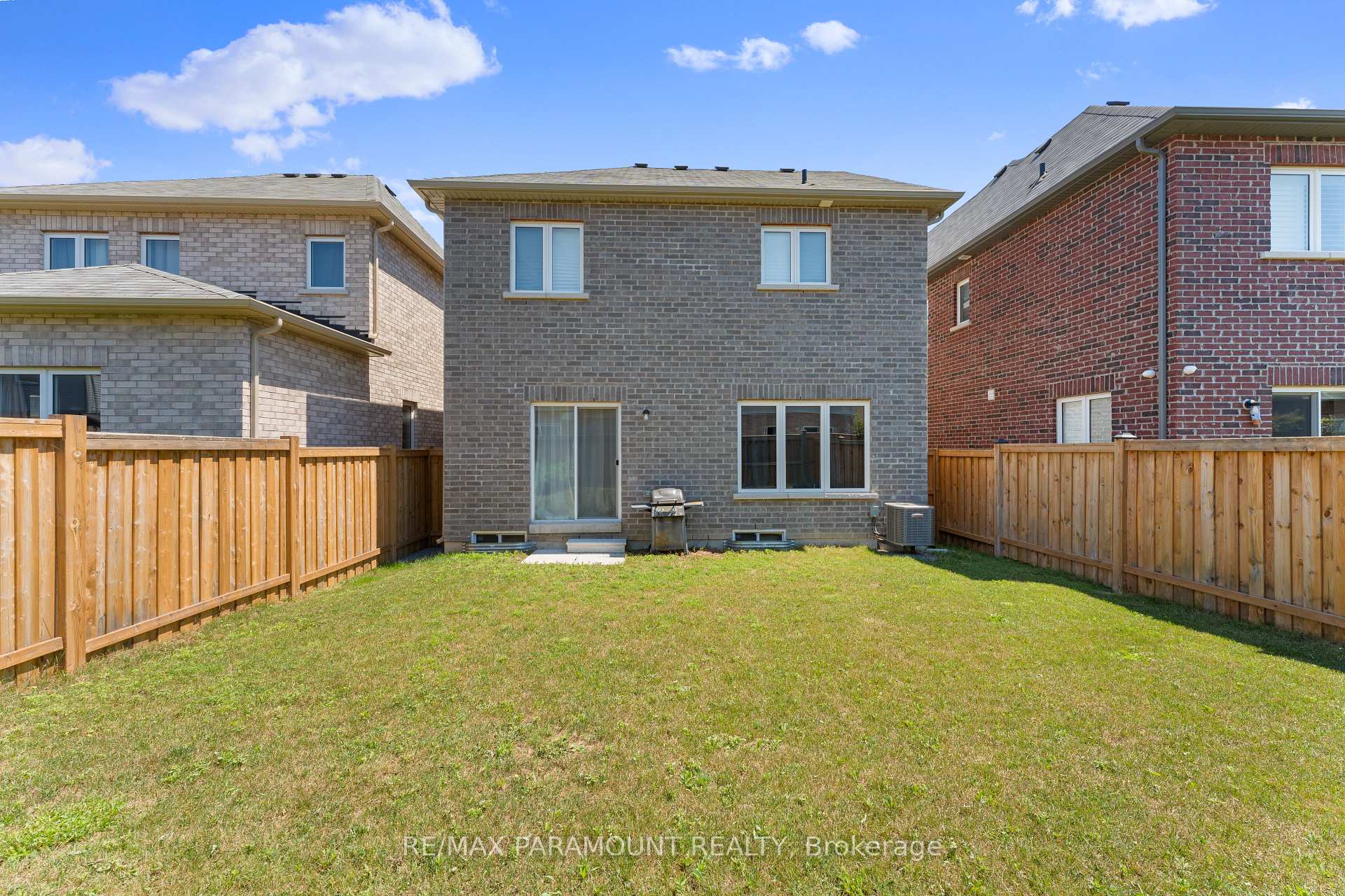Photo 33 of 18 Tait Crescent, Clarington, Bowmanville — HOMEH