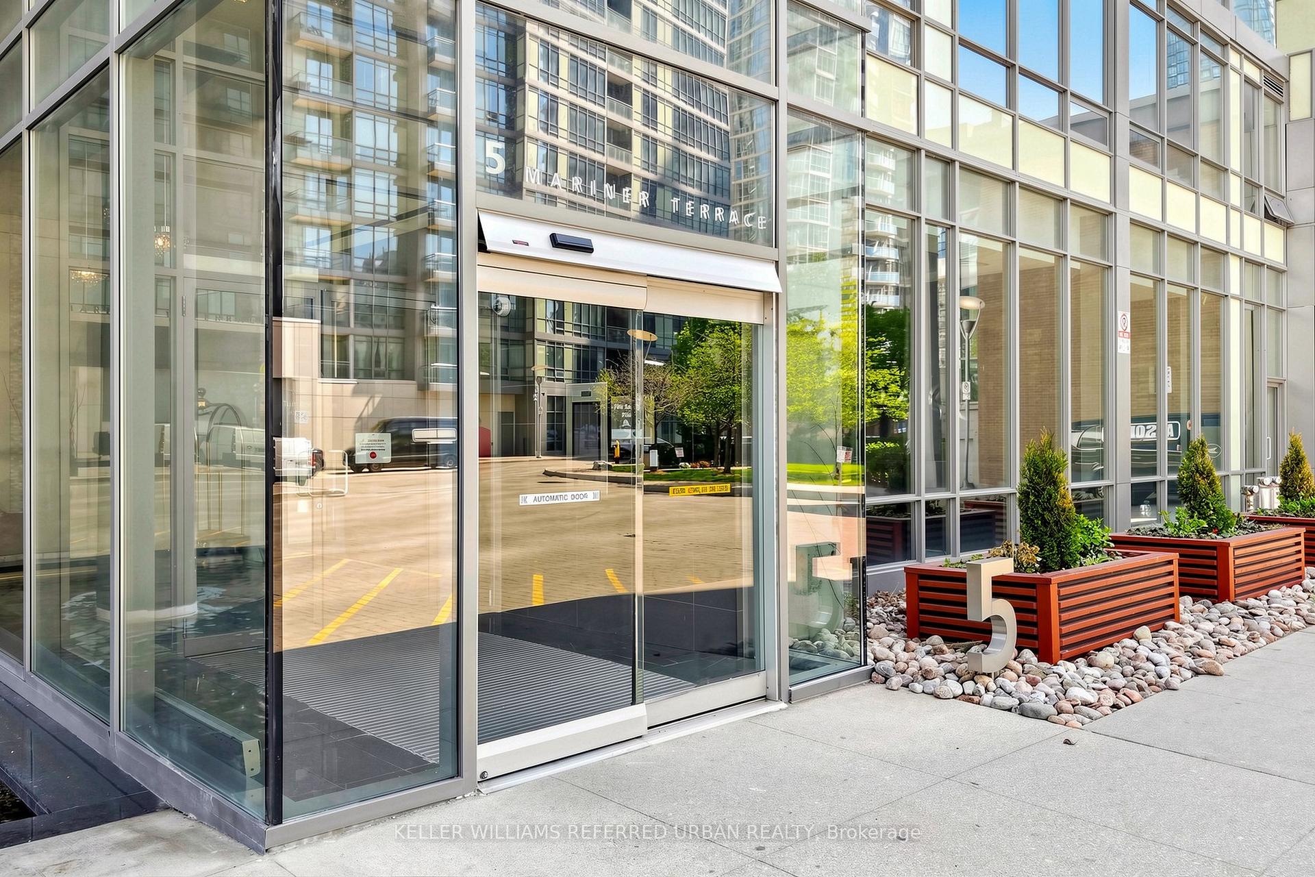 Photo 4 of Unit 1610, 5 Mariner Terrace, Toronto, Waterfront Communities — HOMEH