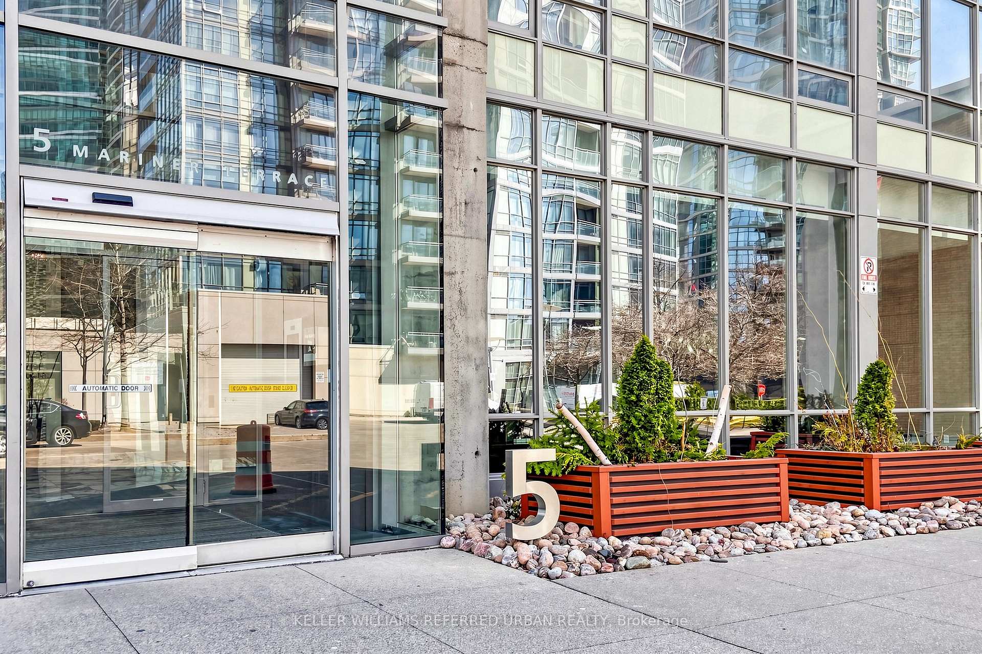 Photo 5 of Unit 1610, 5 Mariner Terrace, Toronto, Waterfront Communities — HOMEH