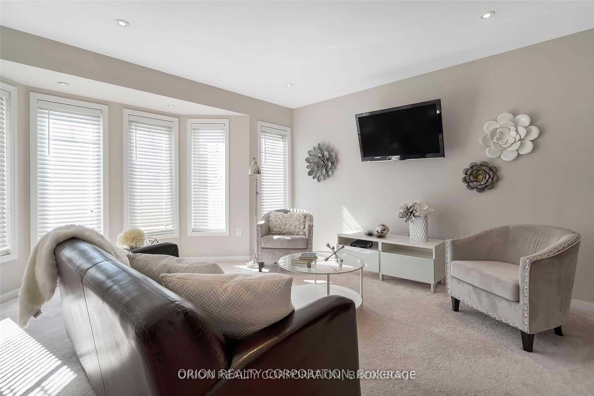 Photo 2 of 463 Dalhousie Gate, Milton, Willmott — HOMEH