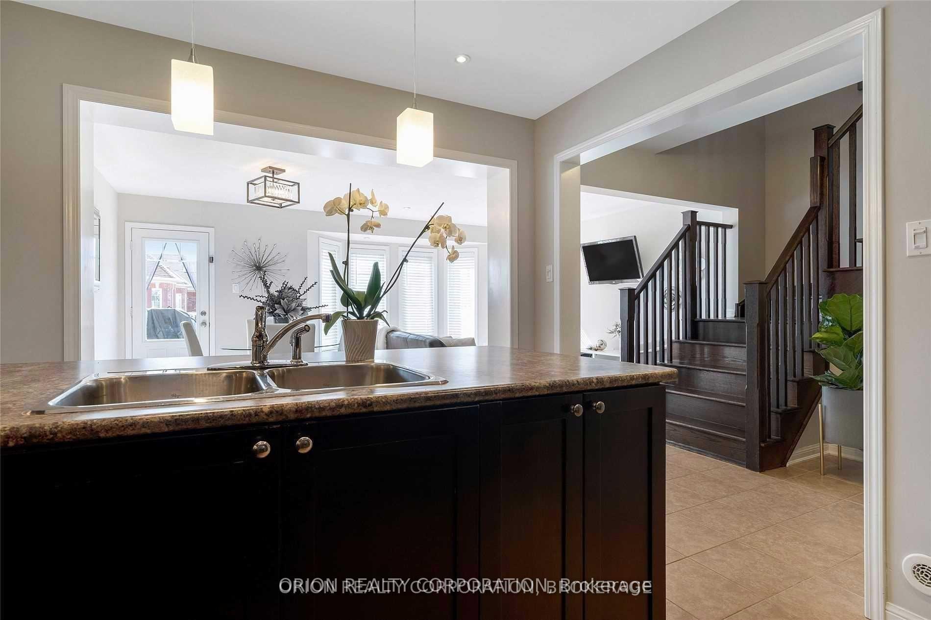 Photo 4 of 463 Dalhousie Gate, Milton, Willmott — HOMEH