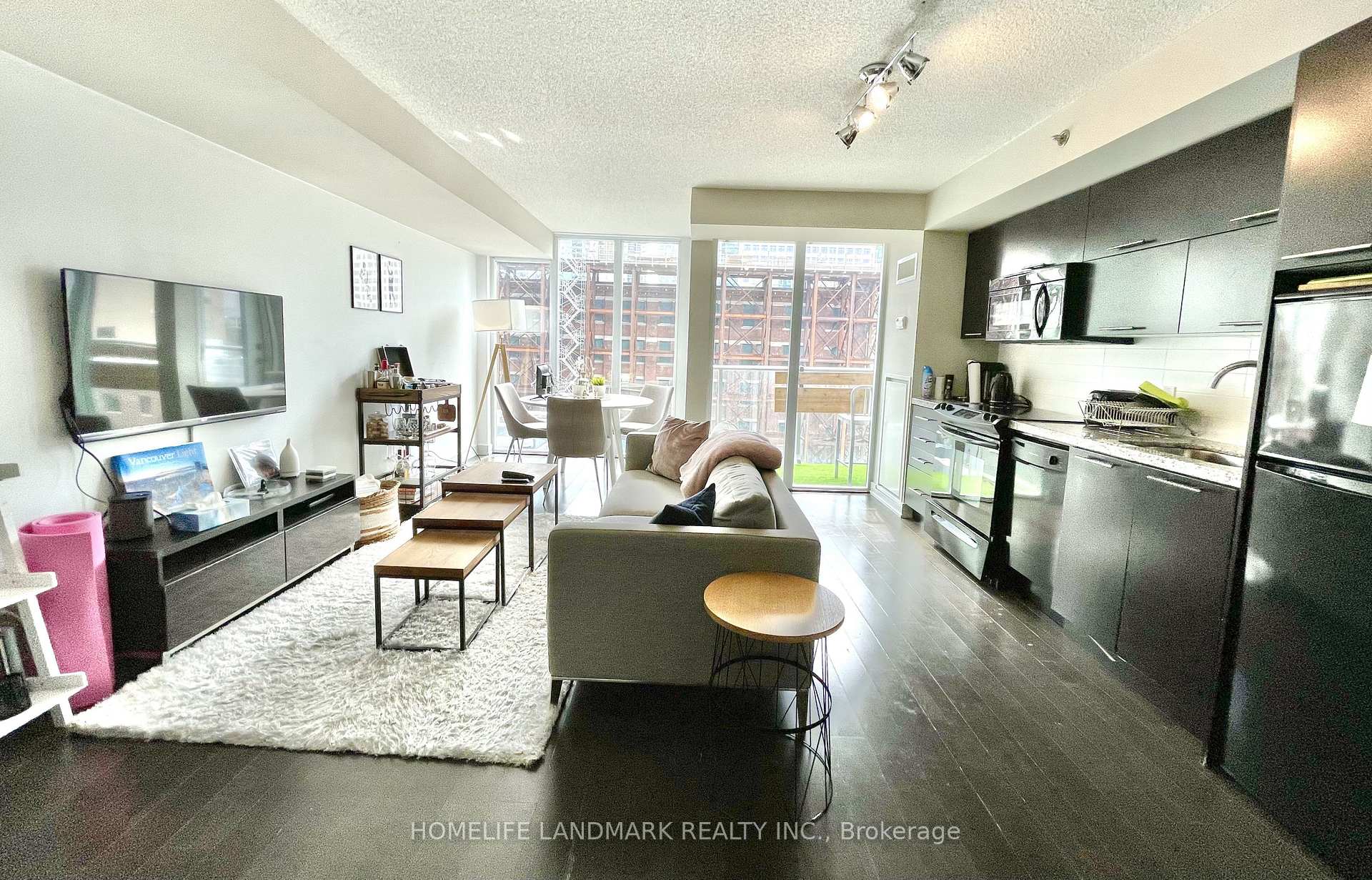Photo 3 of Unit 608, 21 Nelson Street, Toronto, Waterfront Communities — HOMEH
