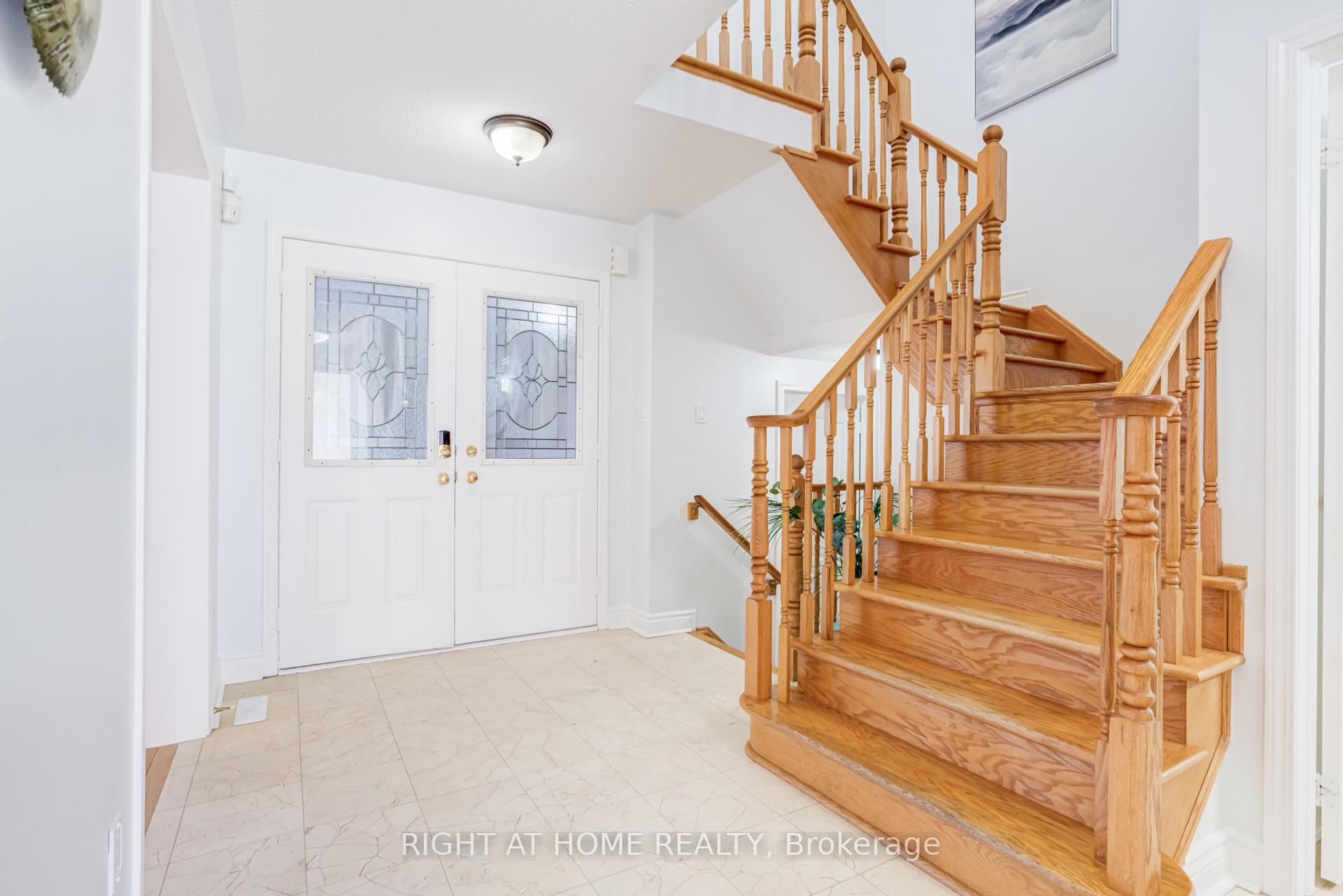 Photo 4 of 7460 Terragar Boulevard, Mississauga, Lisgar — HOMEH