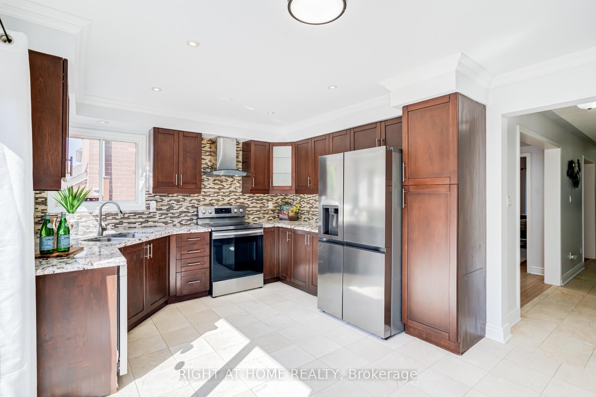 Photo 11 of 7460 Terragar Boulevard, Mississauga, Lisgar — HOMEH