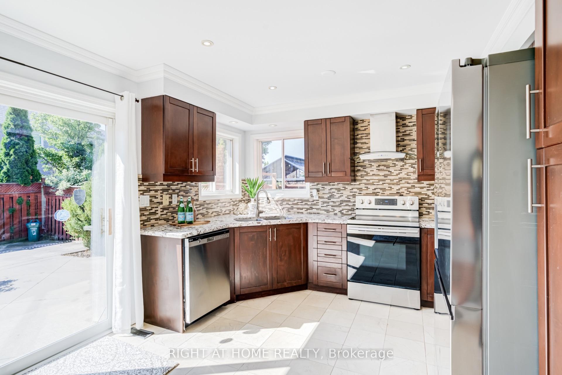Photo 12 of 7460 Terragar Boulevard, Mississauga, Lisgar — HOMEH