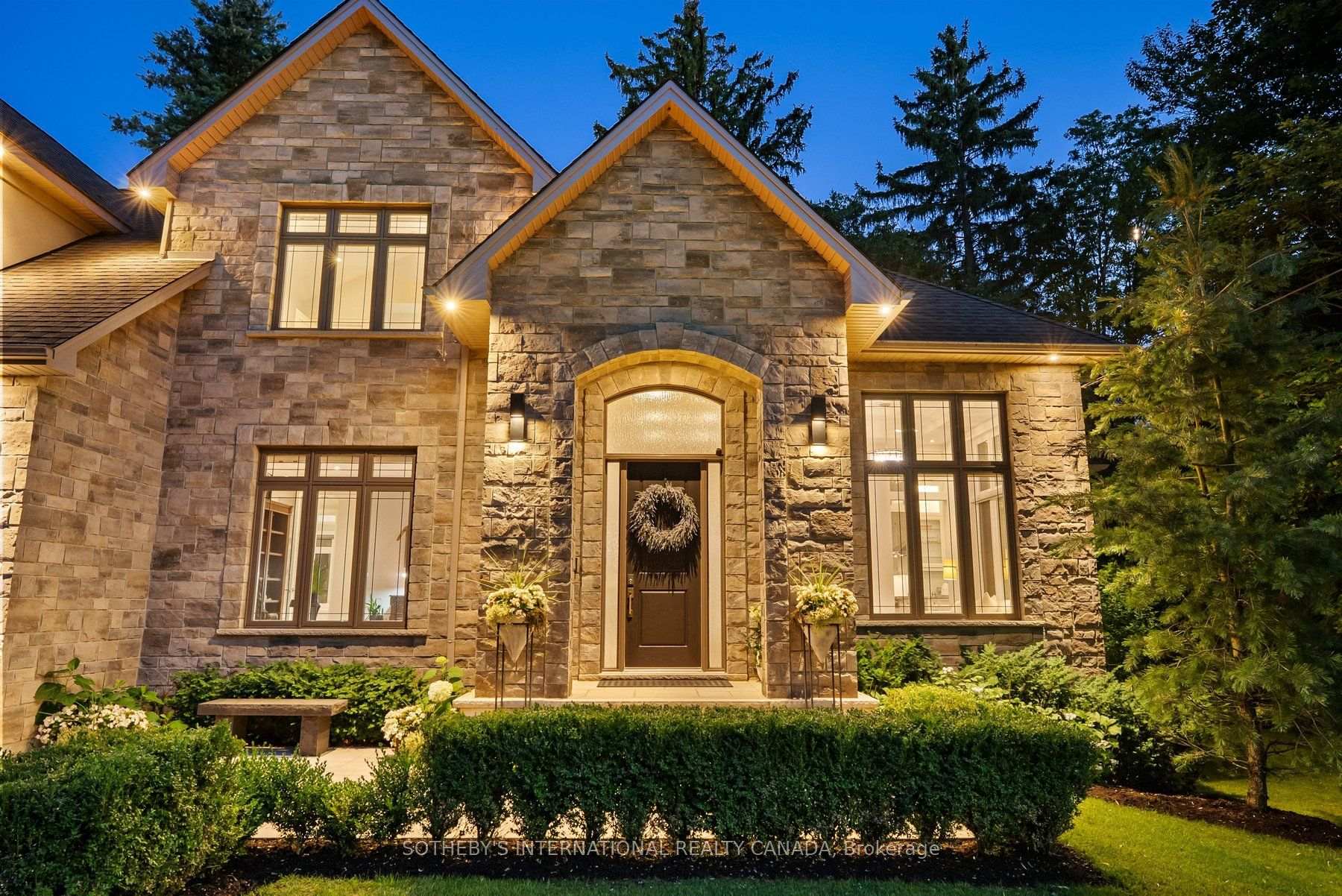 Photo 4 of 78 Ravina Crescent, Hamilton, Ancaster — HOMEH