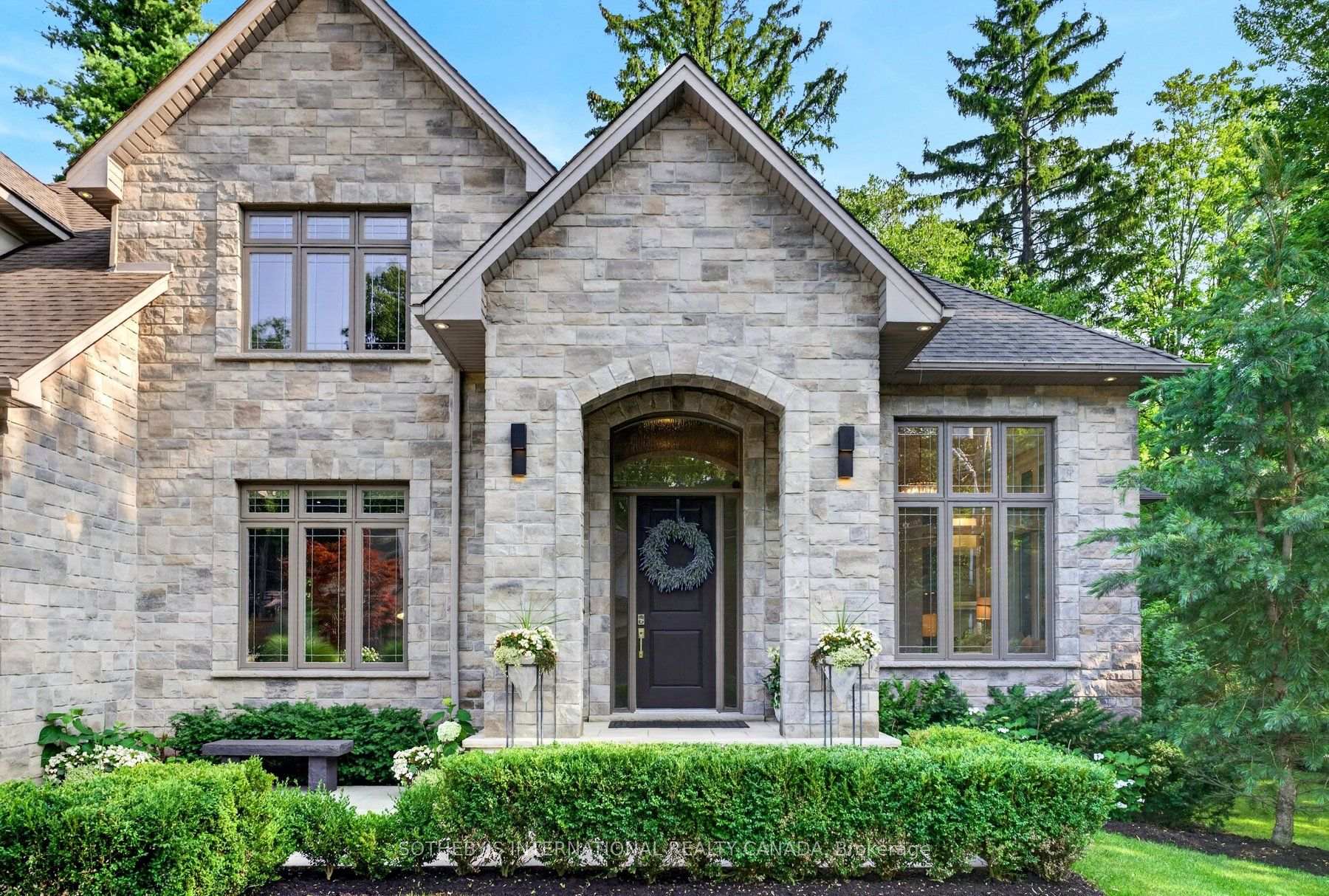 Photo 5 of 78 Ravina Crescent, Hamilton, Ancaster — HOMEH