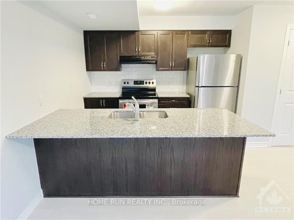 Photo 4 of 911 Nautilus Private, Ottawa, Kanata - Emerald Meadows/Trailwest — HOMEH