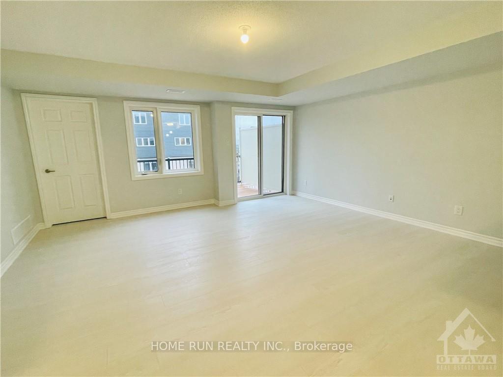 Photo 6 of 911 Nautilus Private, Ottawa, Kanata - Emerald Meadows/Trailwest — HOMEH