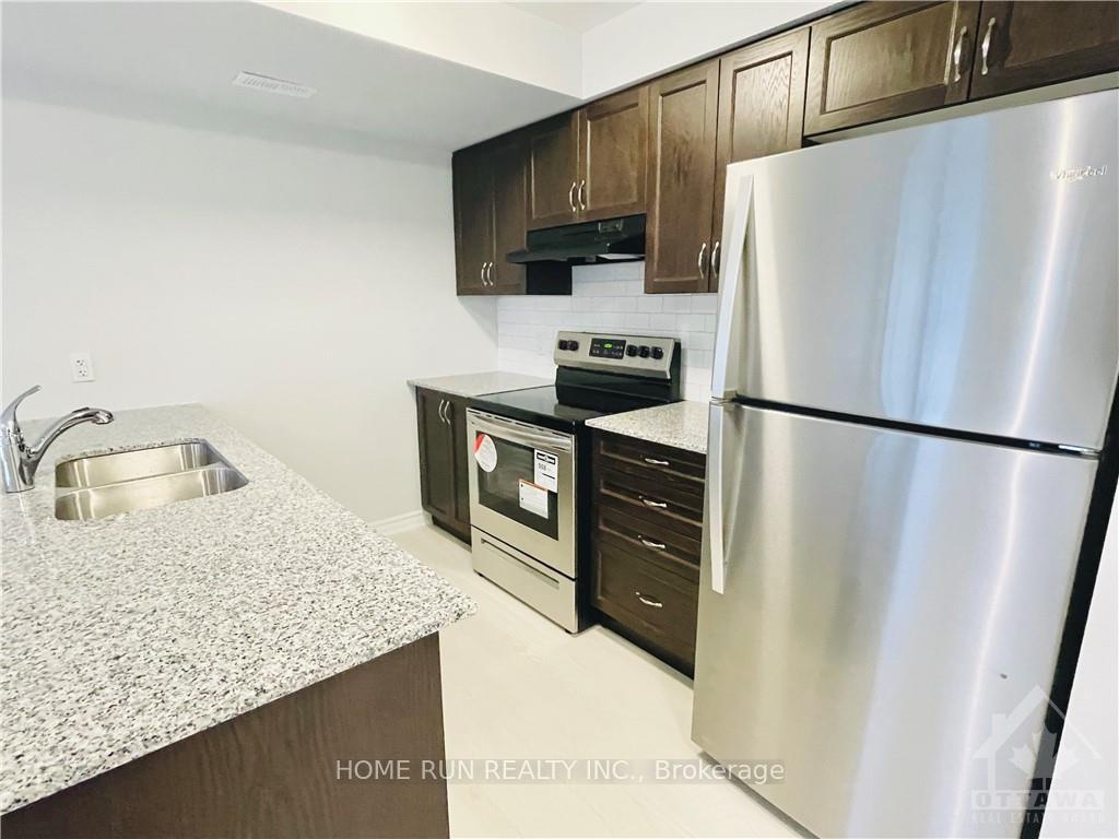 Photo 7 of 911 Nautilus Private, Ottawa, Kanata - Emerald Meadows/Trailwest — HOMEH