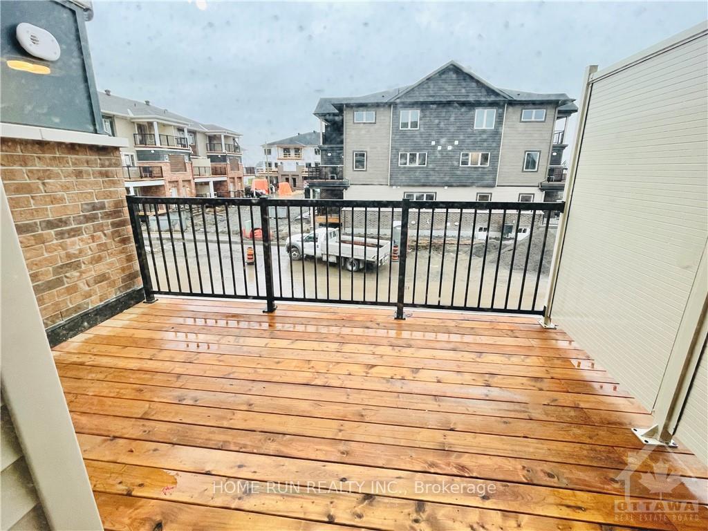 Photo 8 of 911 Nautilus Private, Ottawa, Kanata - Emerald Meadows/Trailwest — HOMEH