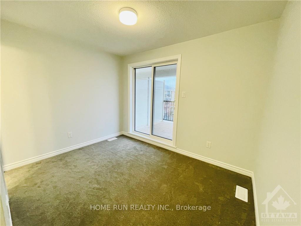 Photo 13 of 911 Nautilus Private, Ottawa, Kanata - Emerald Meadows/Trailwest — HOMEH