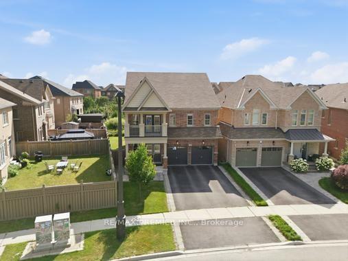 Photo 16 of 2 Tremblant Crescent, Vaughan, Kleinburg — HOMEH