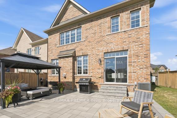 Photo 19 of 2 Tremblant Crescent, Vaughan, Kleinburg — HOMEH