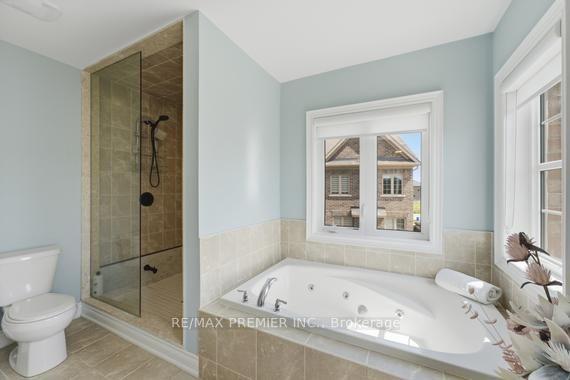 Photo 32 of 2 Tremblant Crescent, Vaughan, Kleinburg — HOMEH