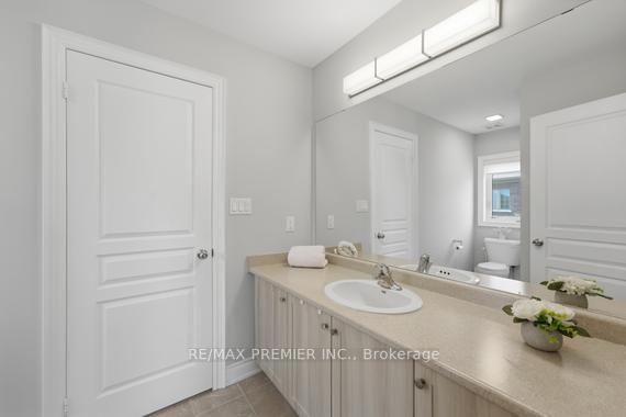 Photo 41 of 2 Tremblant Crescent, Vaughan, Kleinburg — HOMEH