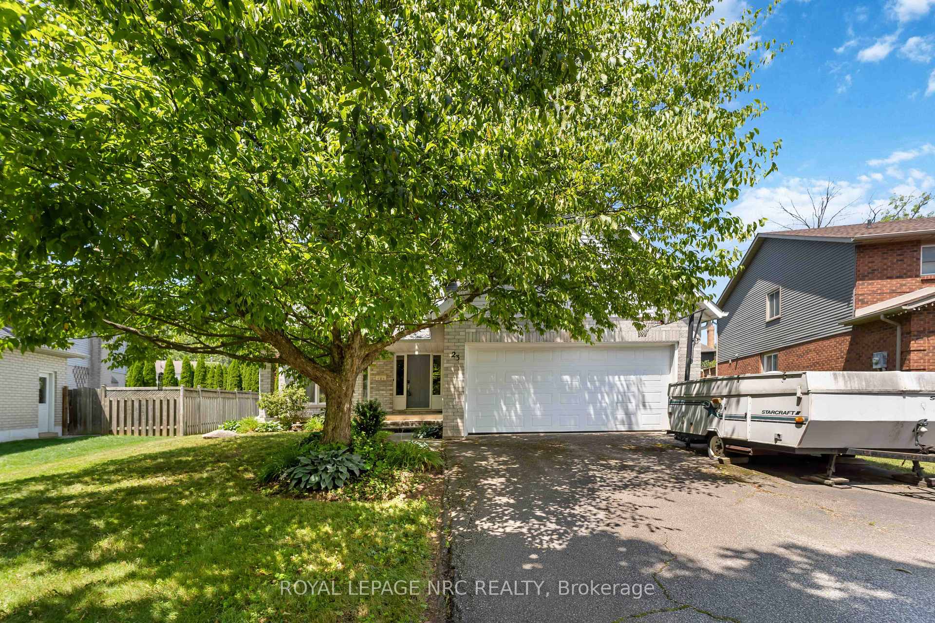 Photo 1 of 23 Woodside Square, Pelham, Fonthill — HOMEH
