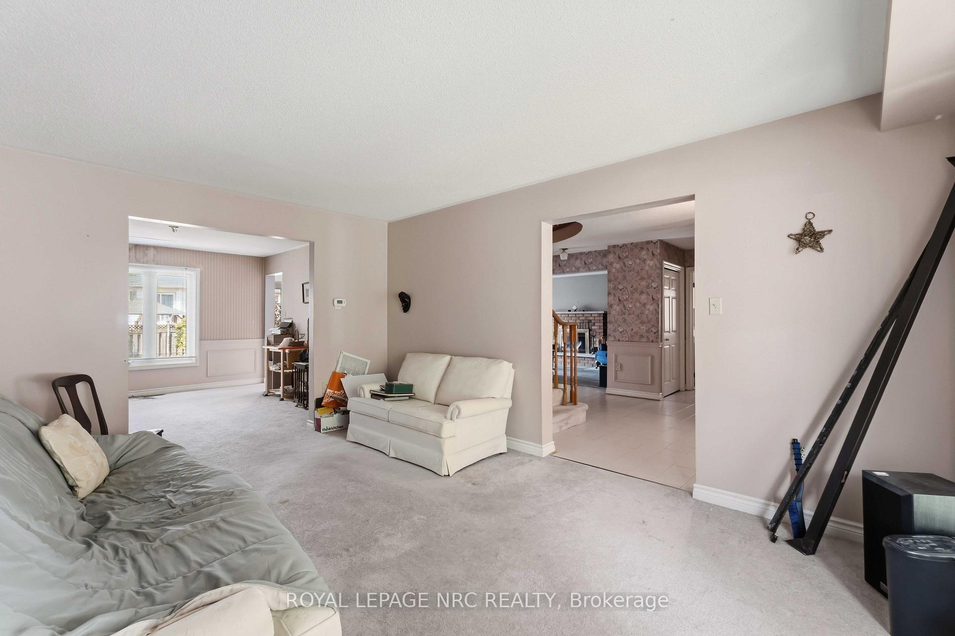 Photo 17 of 23 Woodside Square, Pelham, Fonthill — HOMEH