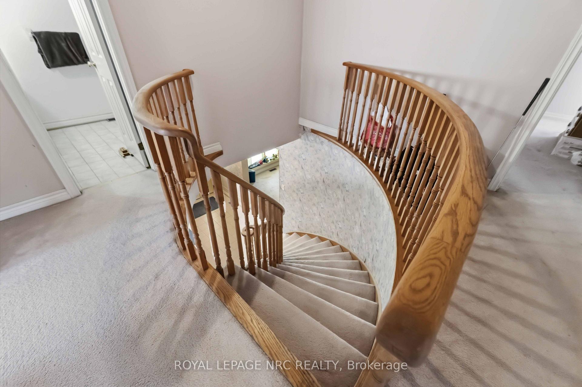Photo 26 of 23 Woodside Square, Pelham, Fonthill — HOMEH