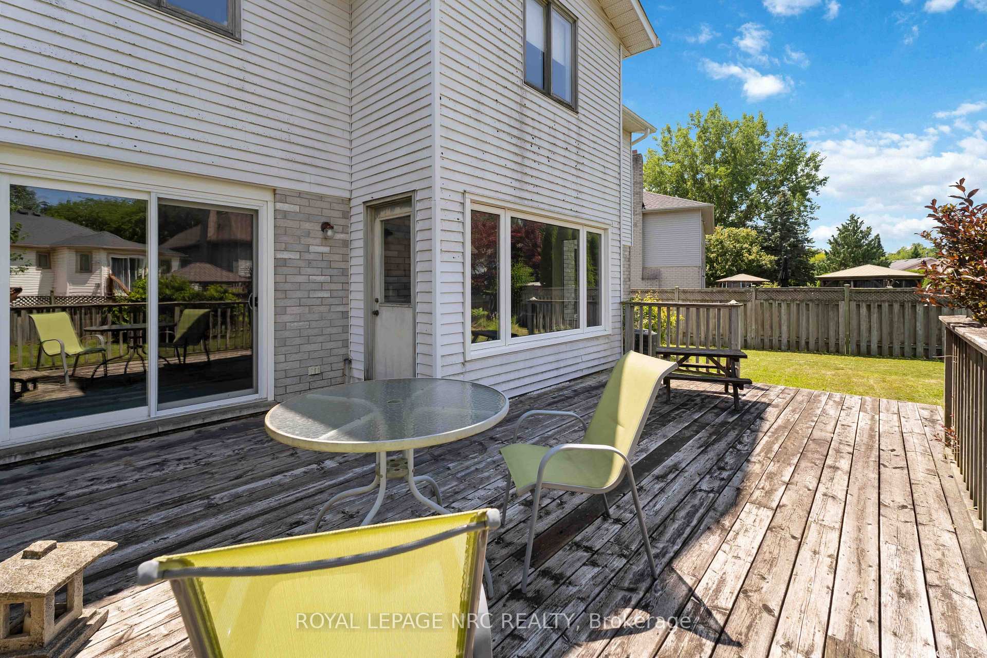 Photo 34 of 23 Woodside Square, Pelham, Fonthill — HOMEH