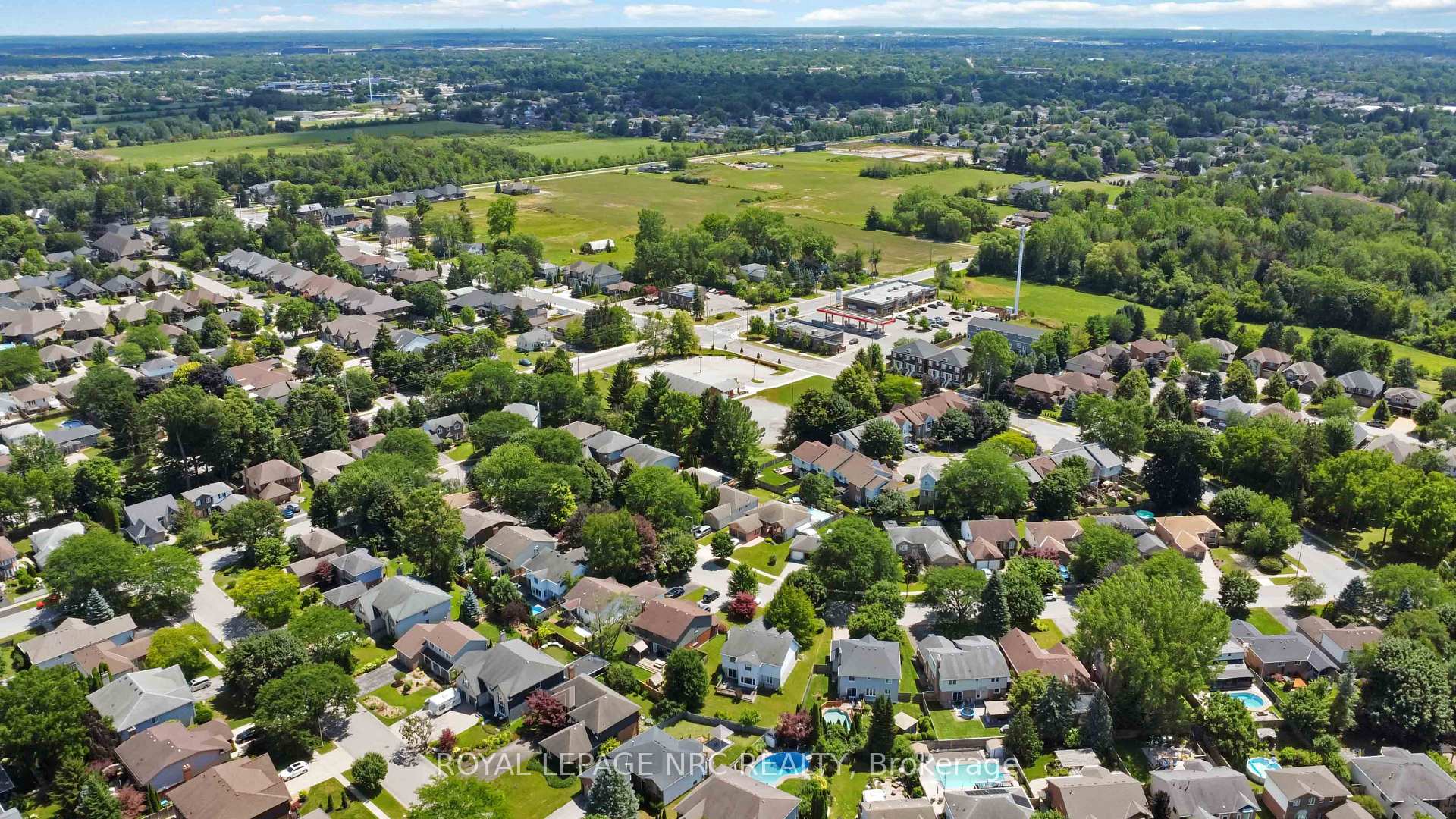 Photo 42 of 23 Woodside Square, Pelham, Fonthill — HOMEH