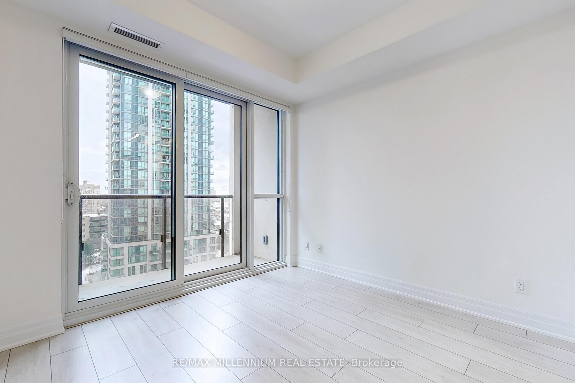 Photo 10 of Unit 807, 30 Elm Drive W, Mississauga, City Centre — HOMEH