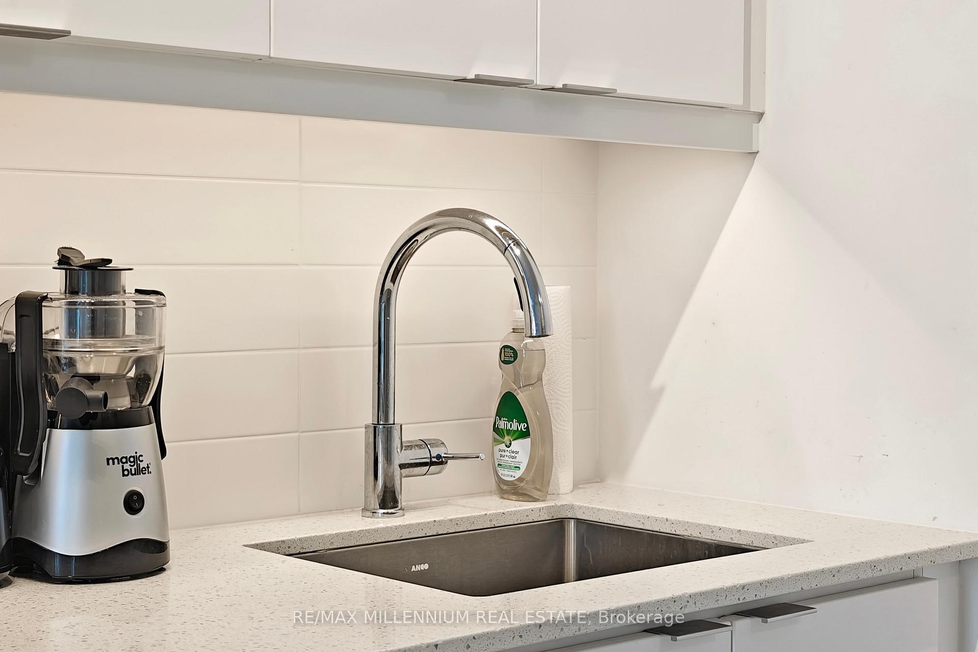 Photo 19 of Unit 807, 30 Elm Drive W, Mississauga, City Centre — HOMEH