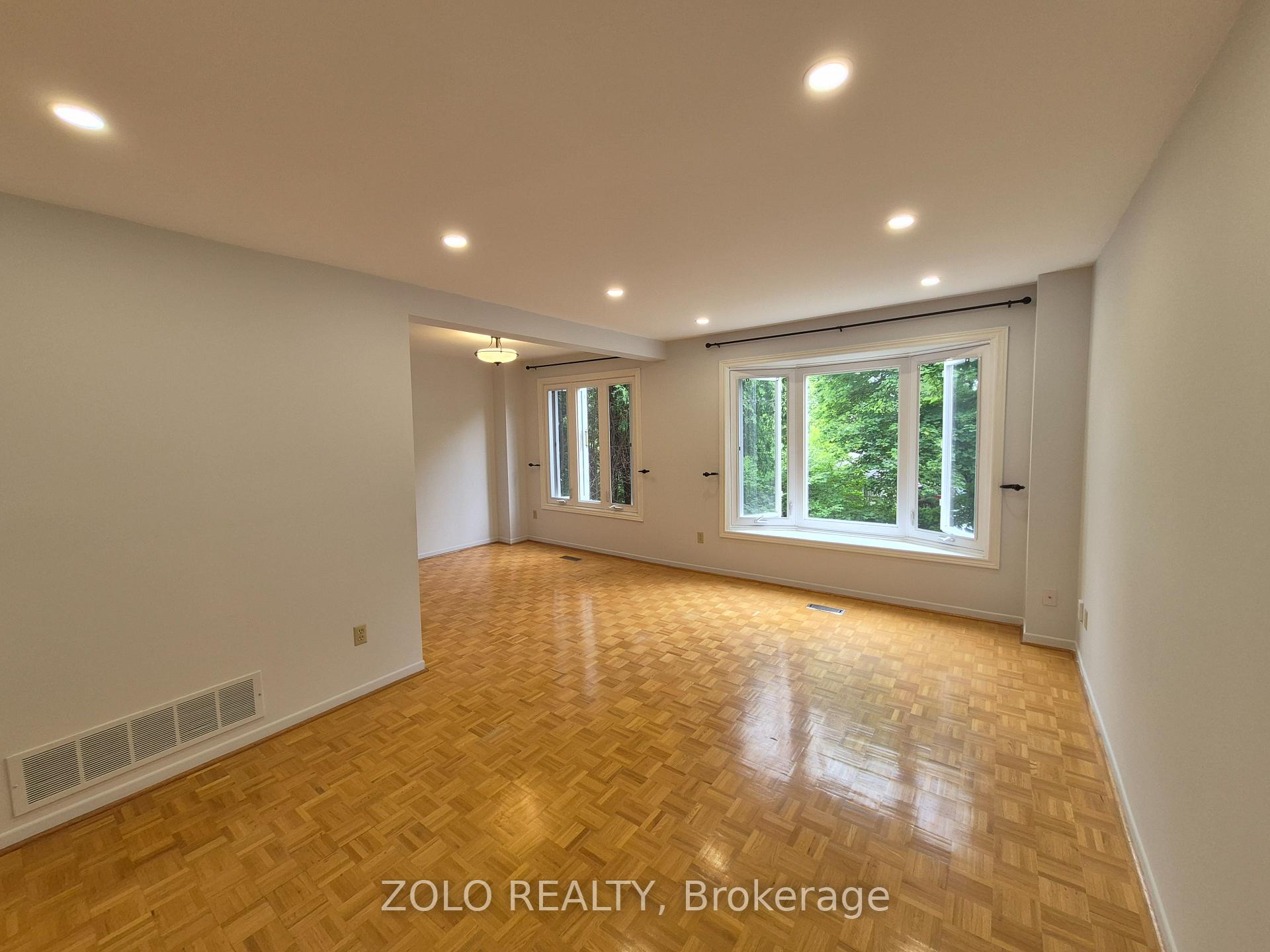 Photo 4 of 77 Colleen Street, Vaughan, Crestwood-Springfarm-Yorkhill — HOMEH