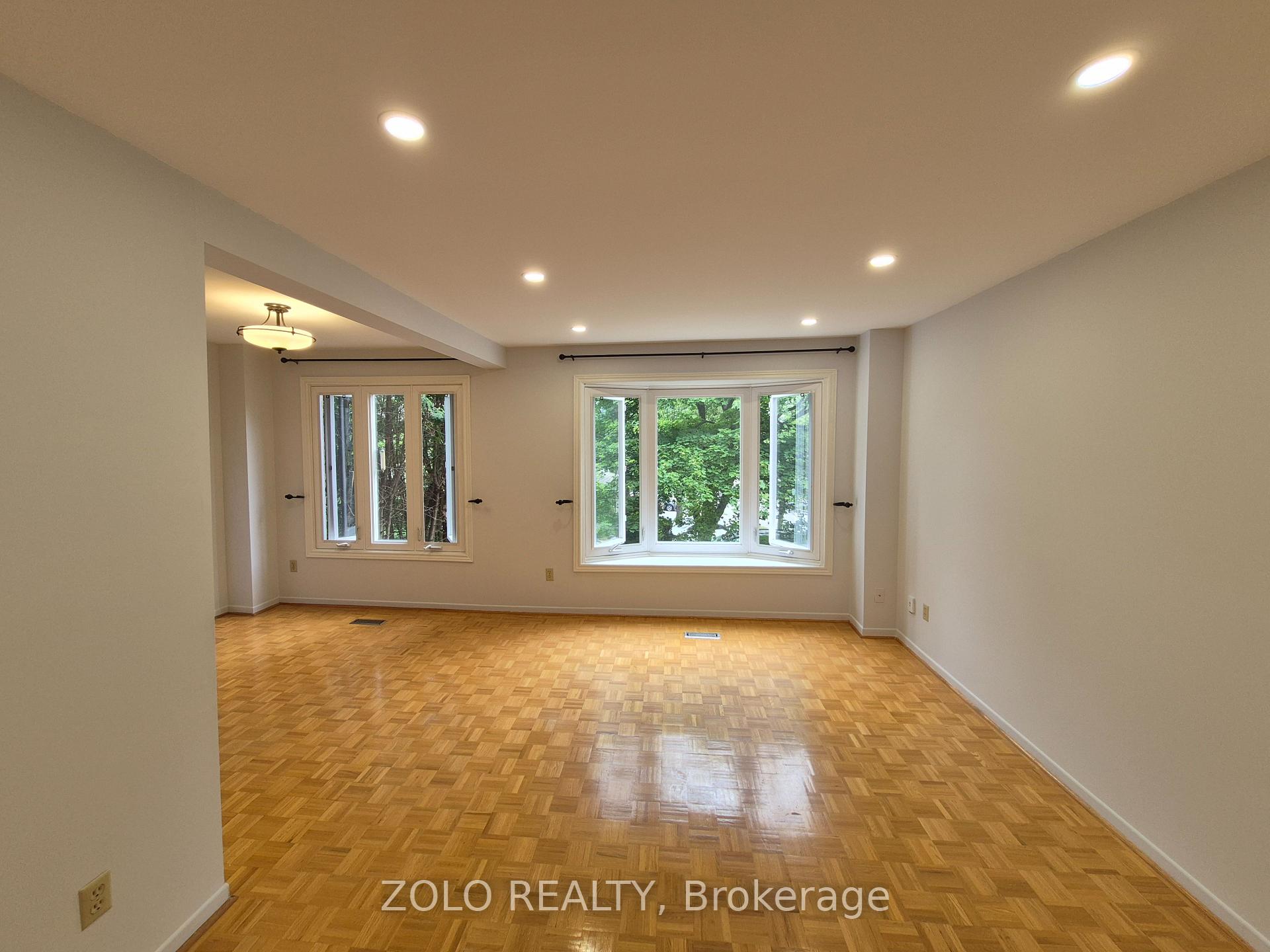 Photo 5 of 77 Colleen Street, Vaughan, Crestwood-Springfarm-Yorkhill — HOMEH