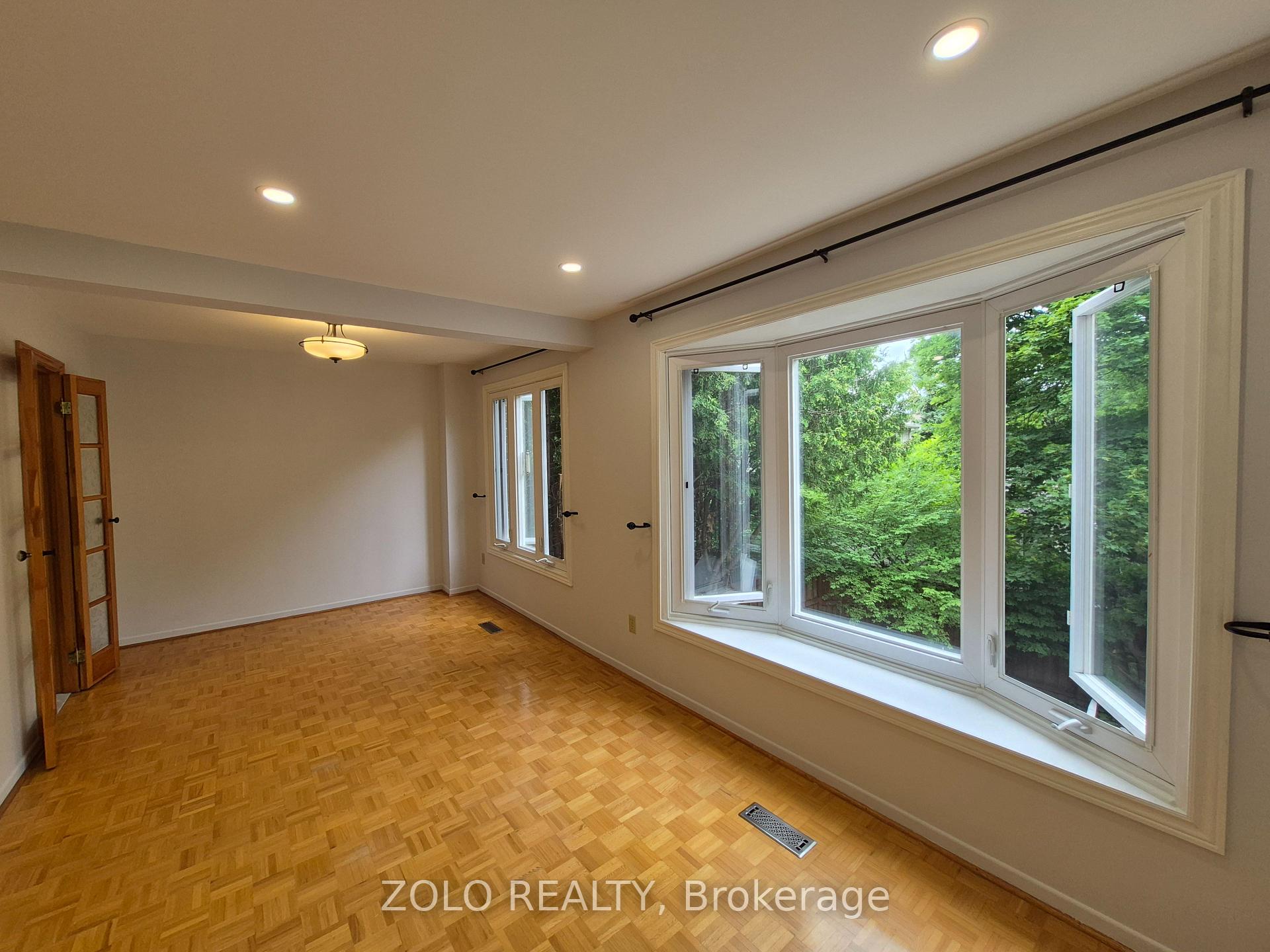 Photo 6 of 77 Colleen Street, Vaughan, Crestwood-Springfarm-Yorkhill — HOMEH